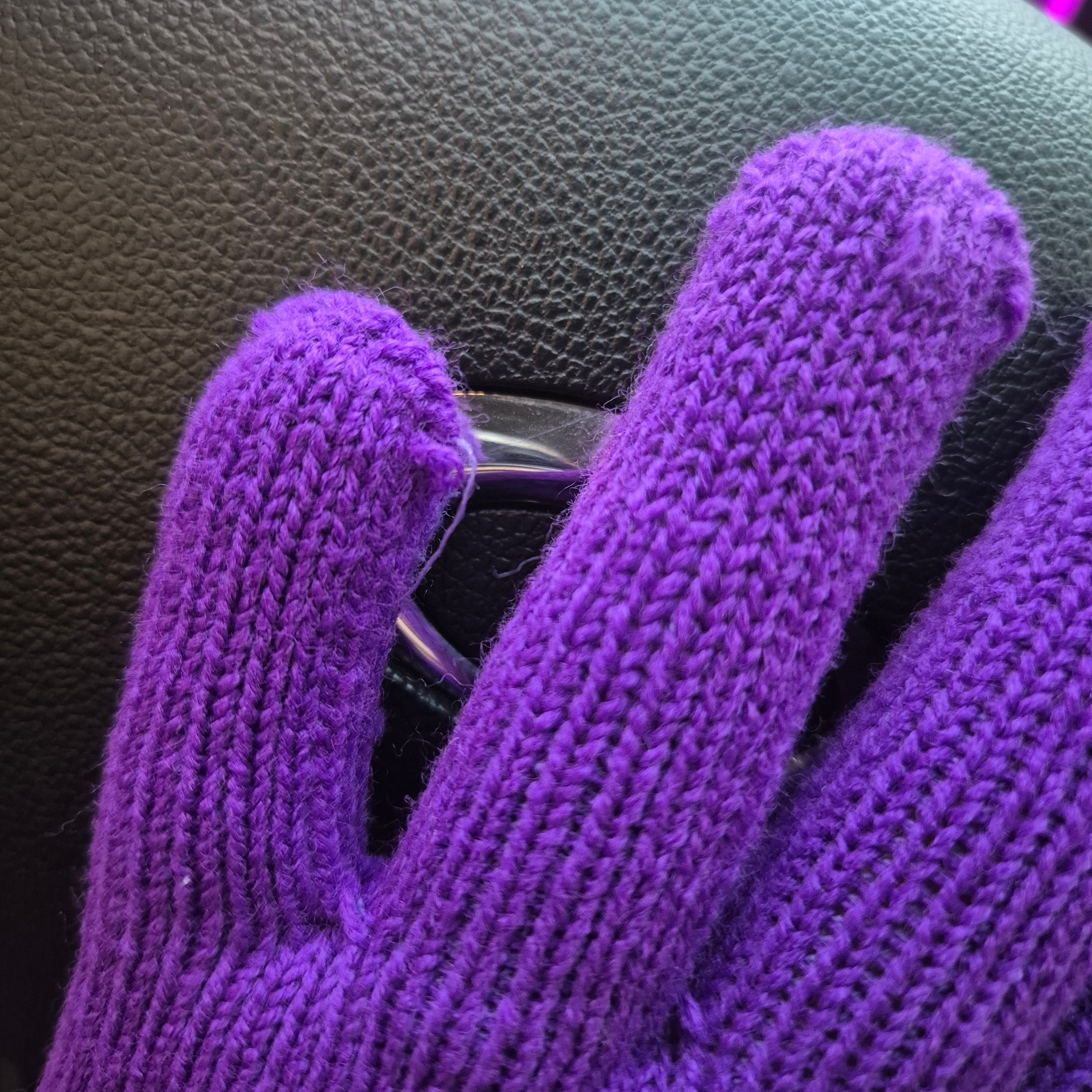 [KREAM 단독] runwhither Gloves Purple 착용 스타일