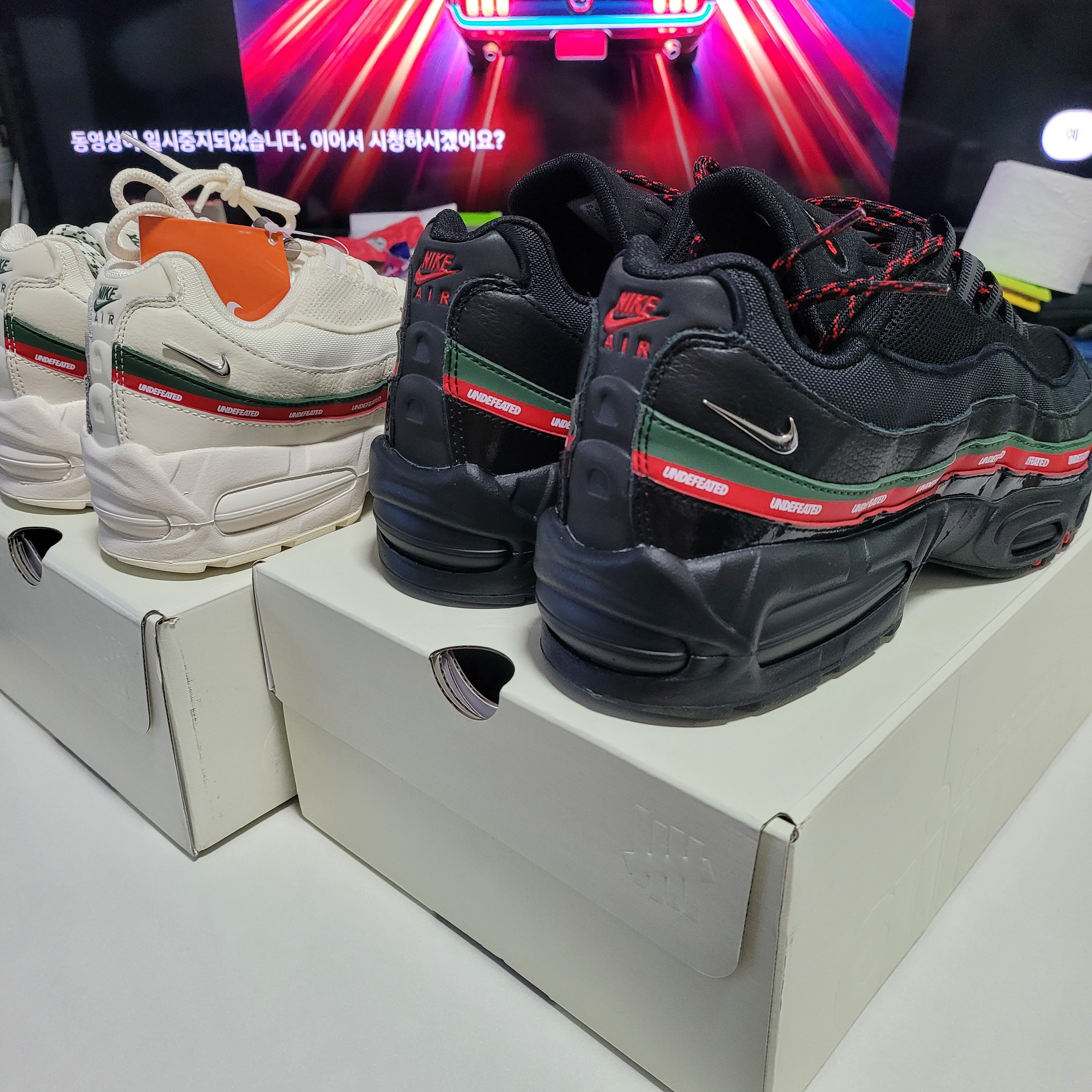 Nike x Undefeated Air Max 95 SP Black 착용 스타일 - 5