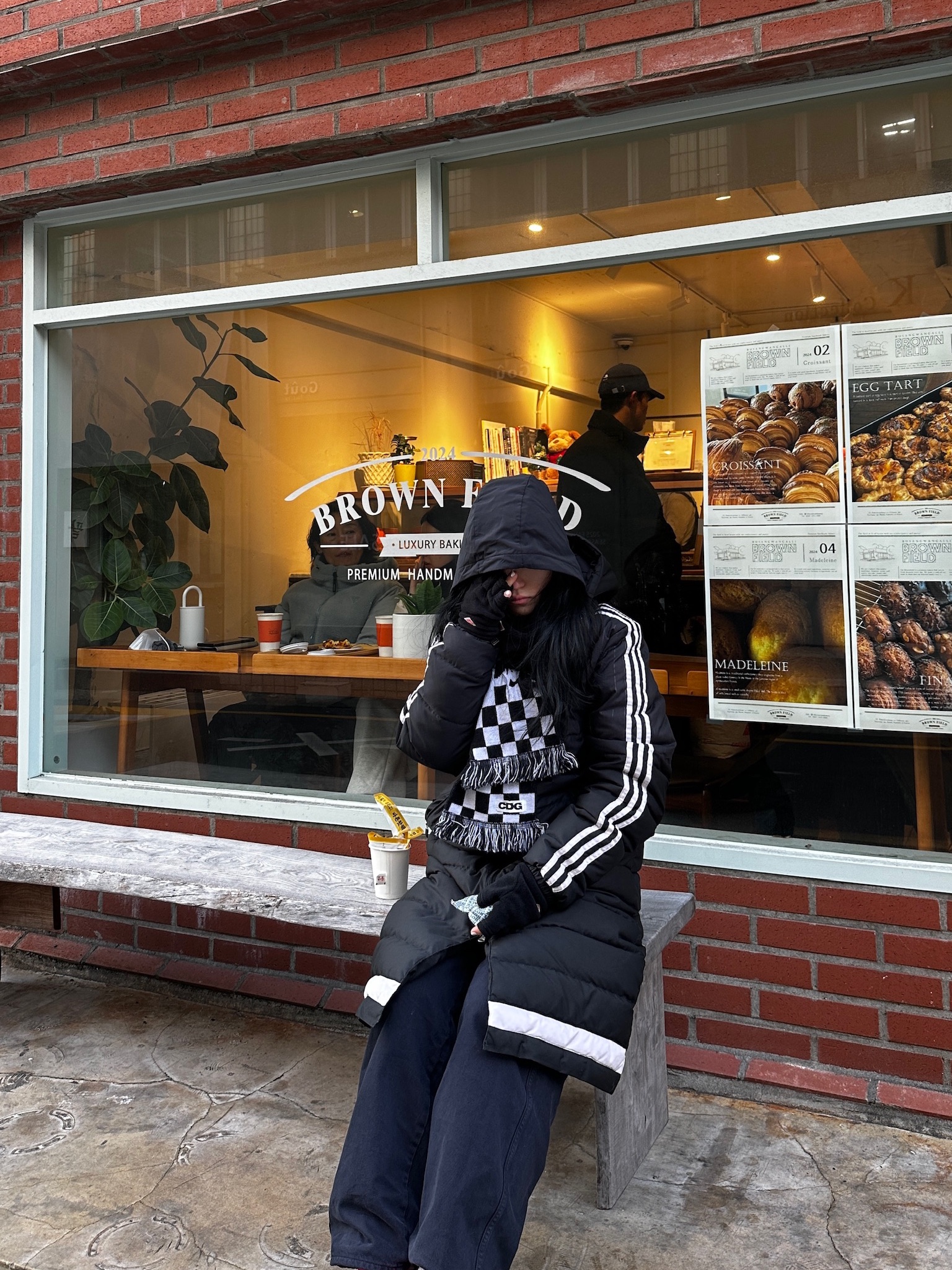 Adidas Tiro 24 Long Coat Padding Black White - KR Sizing, CDG Logo Check Muffler White Black 착용 스타일 - 3