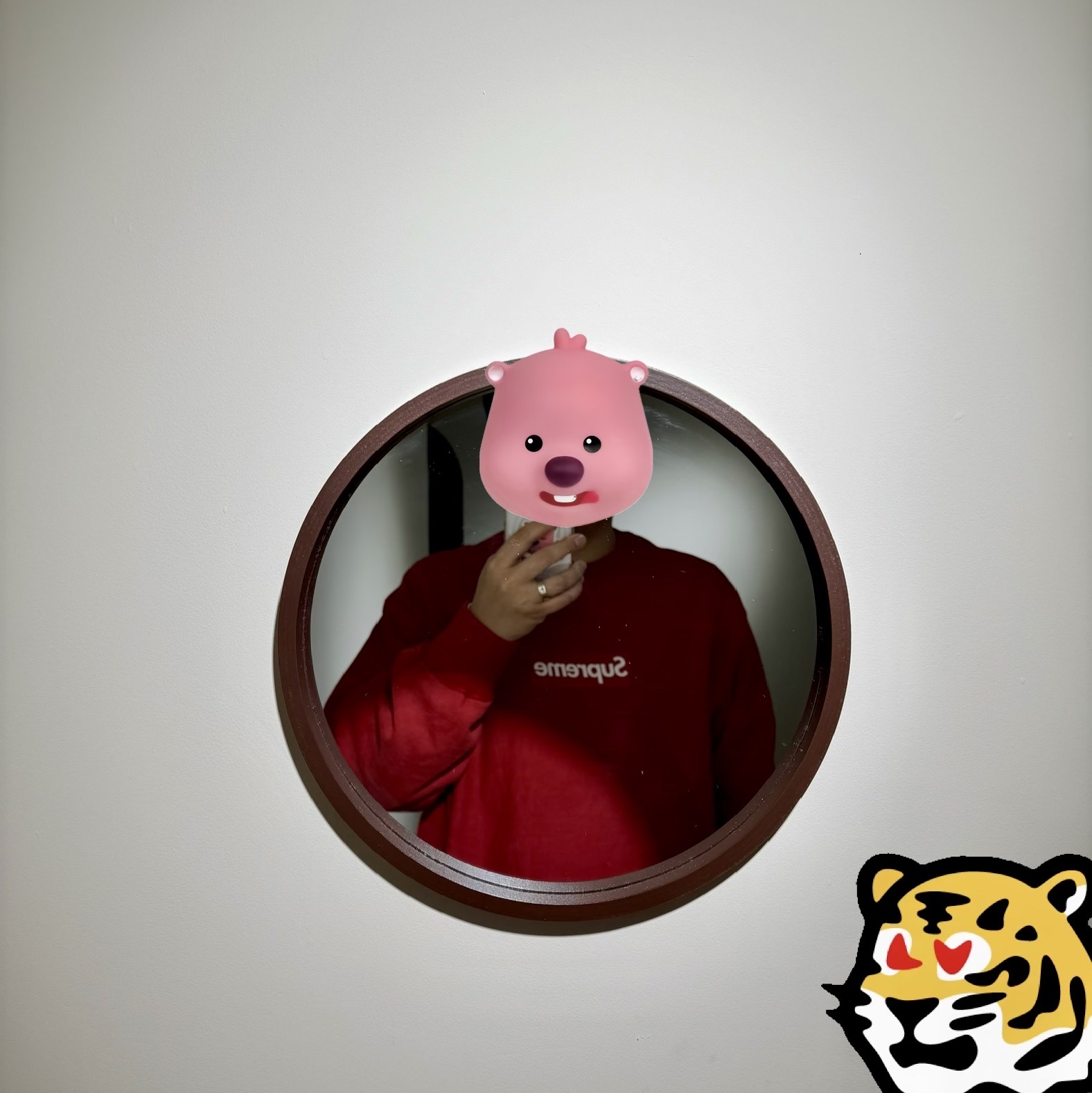 Supreme Washed Box Logo Crewneck Red - 25SS 착용 스타일