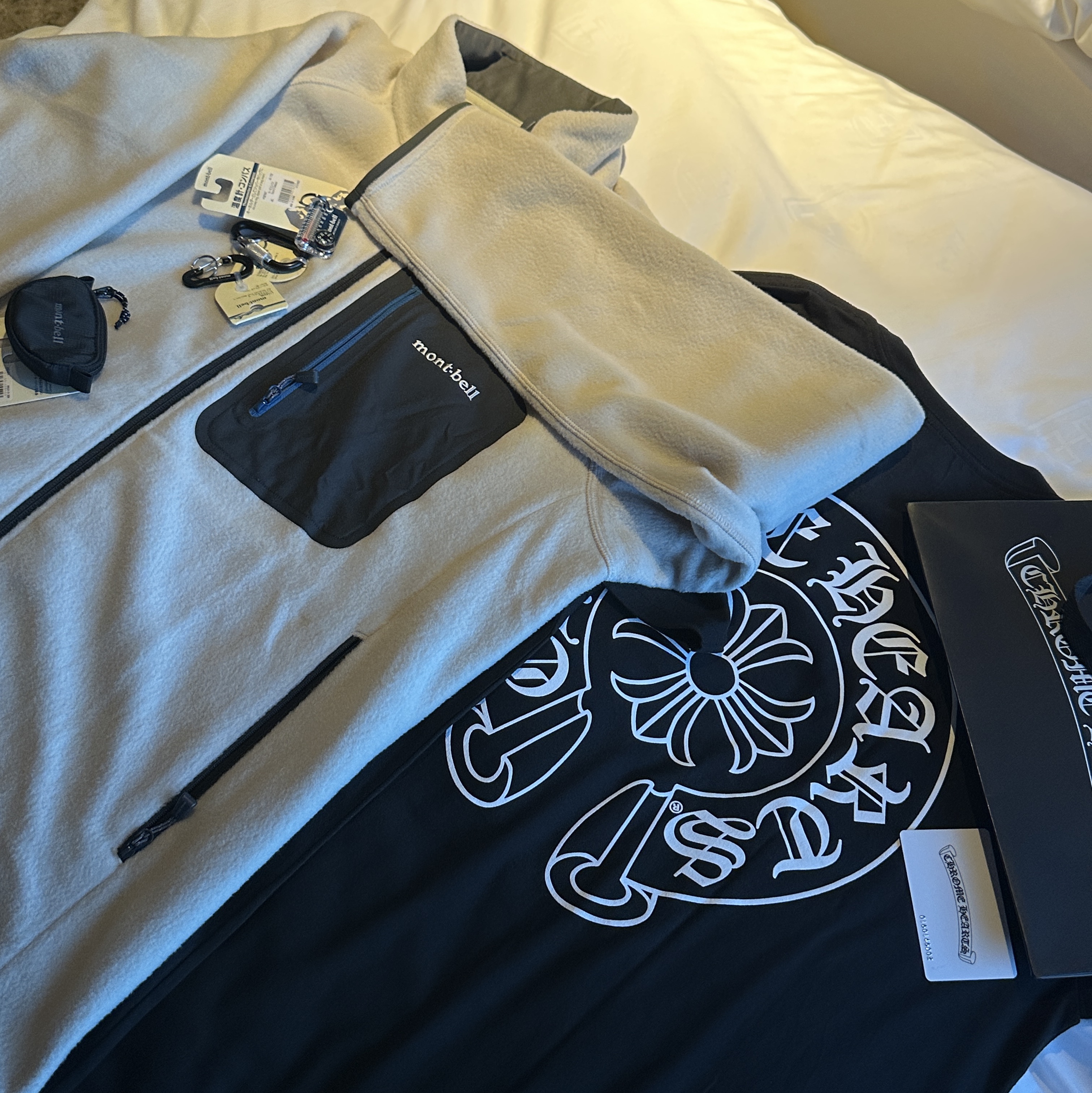 Montbell Climaplus 100 Jacket Ivory, Chrome Hearts Horseshoe Logo Pocket T-Shirt Black 착용 스타일 - 1