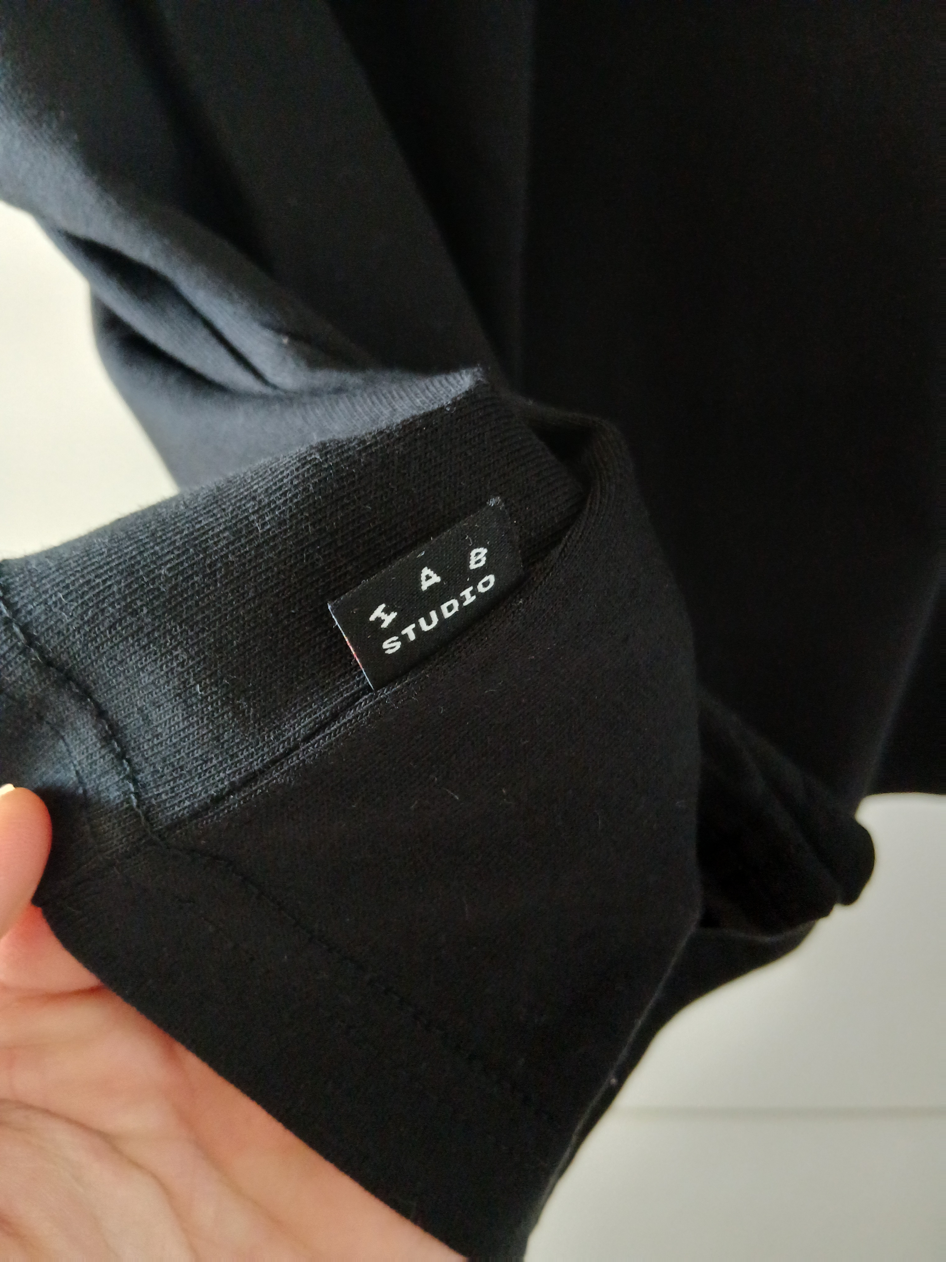 IAB Studio IAB Light Long Sleeve Black, UGG x Palace Tasman Slipper Black Camo 착용 스타일 - 8