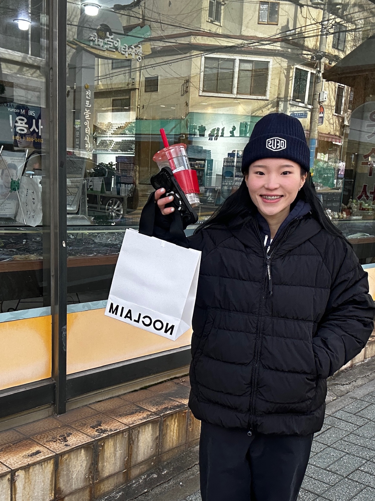 Deus Ex Machina Shield Beanie Navy, C.P. Company Chrome-R Goggle Down Jacket Black - 25FW 착용 스타일 - 3