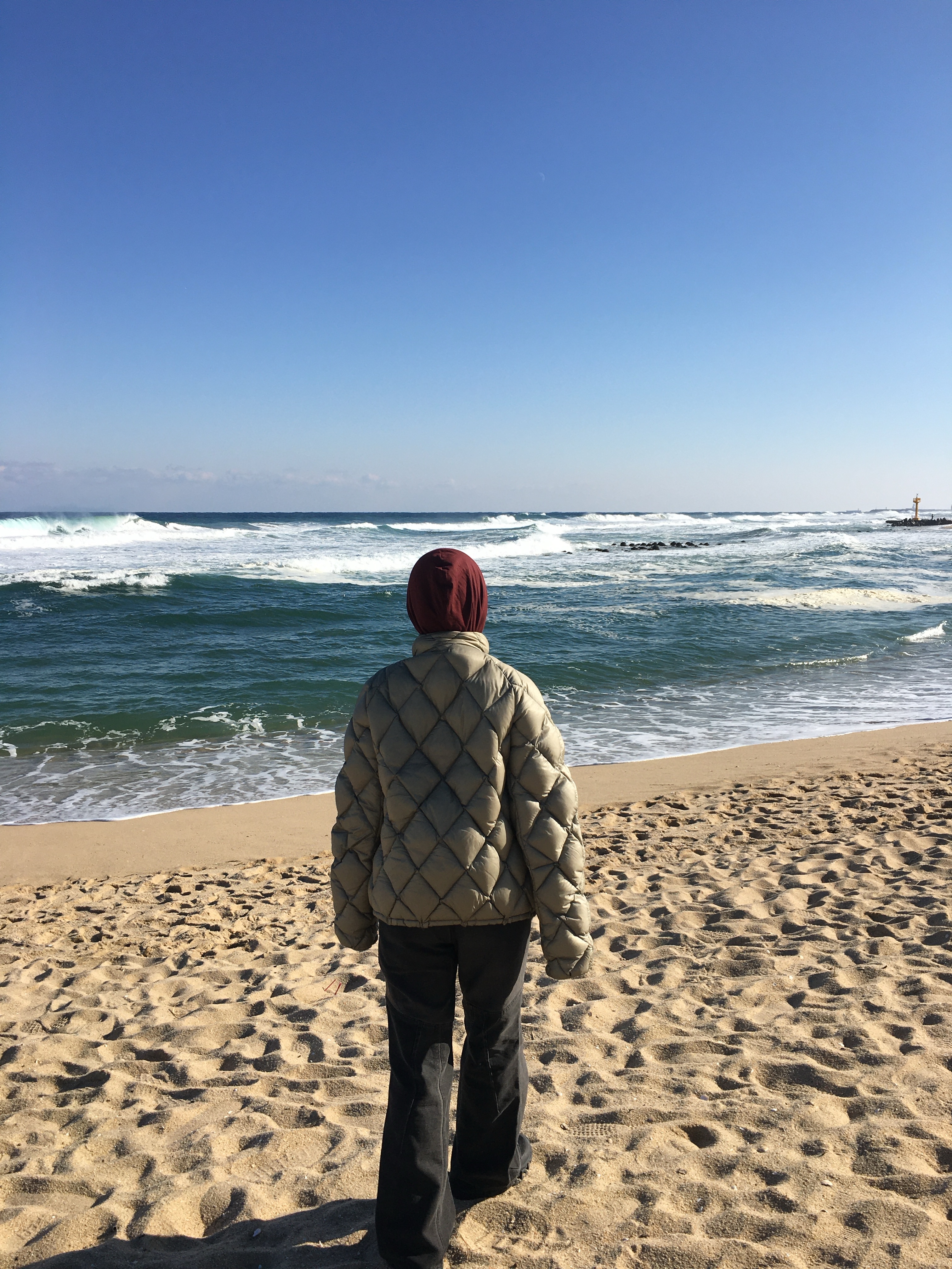 Roa Hiking Light Down Jacket Grey 착용 스타일 - 1