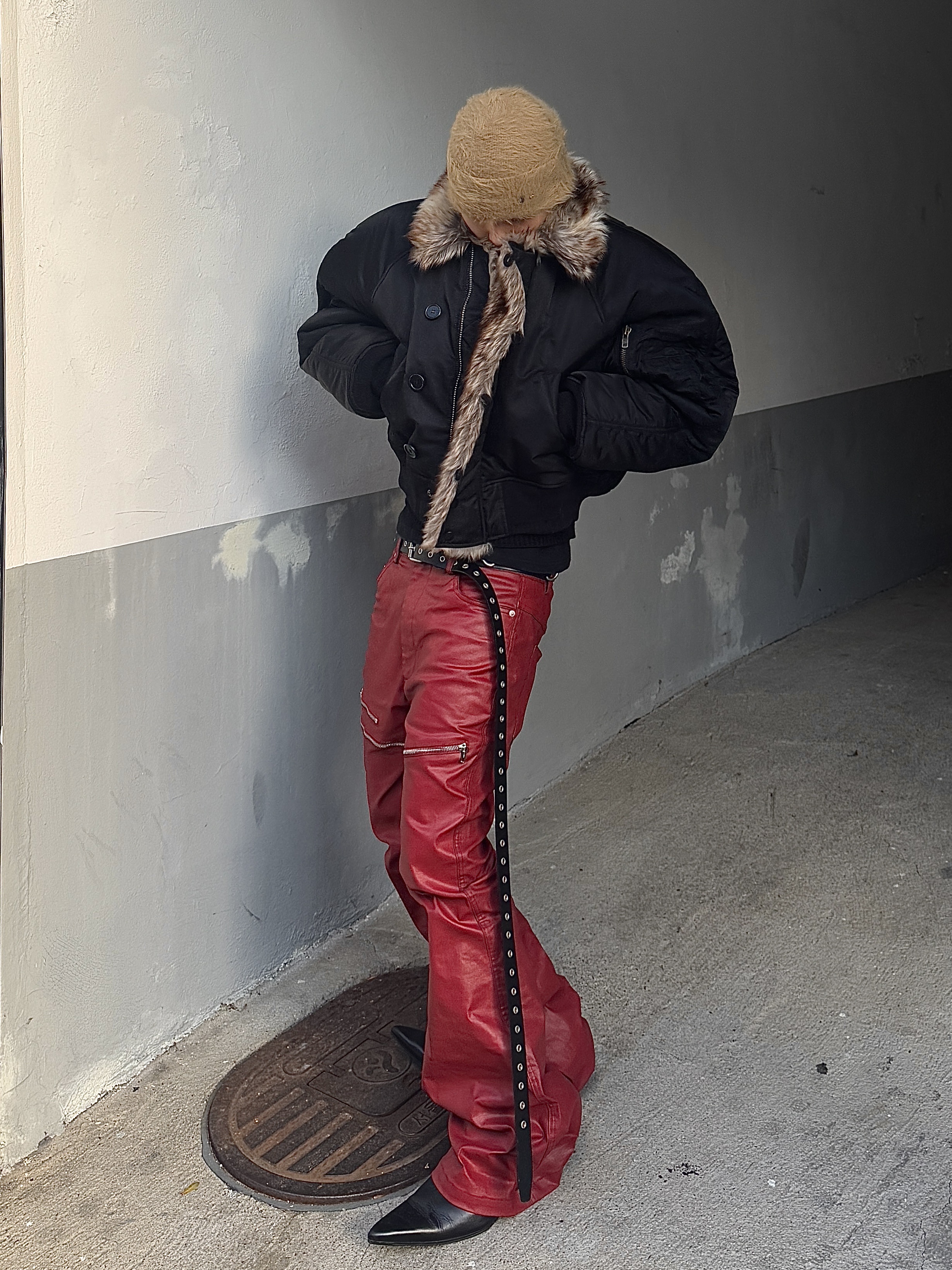 Protocol Index Exaggerated Shoulder Fur N2B Jacket Black, Balenciaga Subway Loafers Black 착용 스타일 - 1