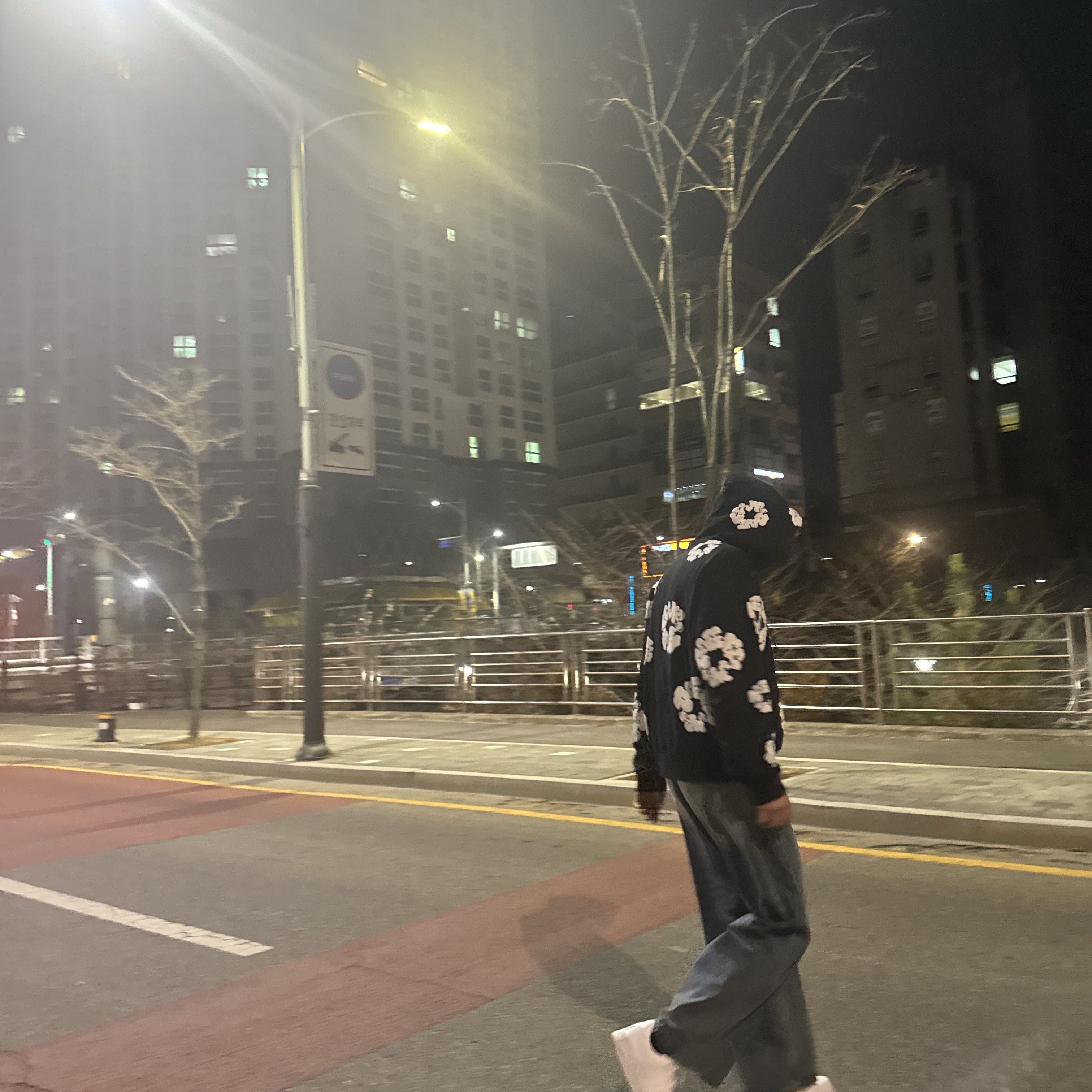 Denim Tears Cotton Wreath Zip Hoodie Black, Nike Air Force 1 '07 Low White 착용 스타일 - 1
