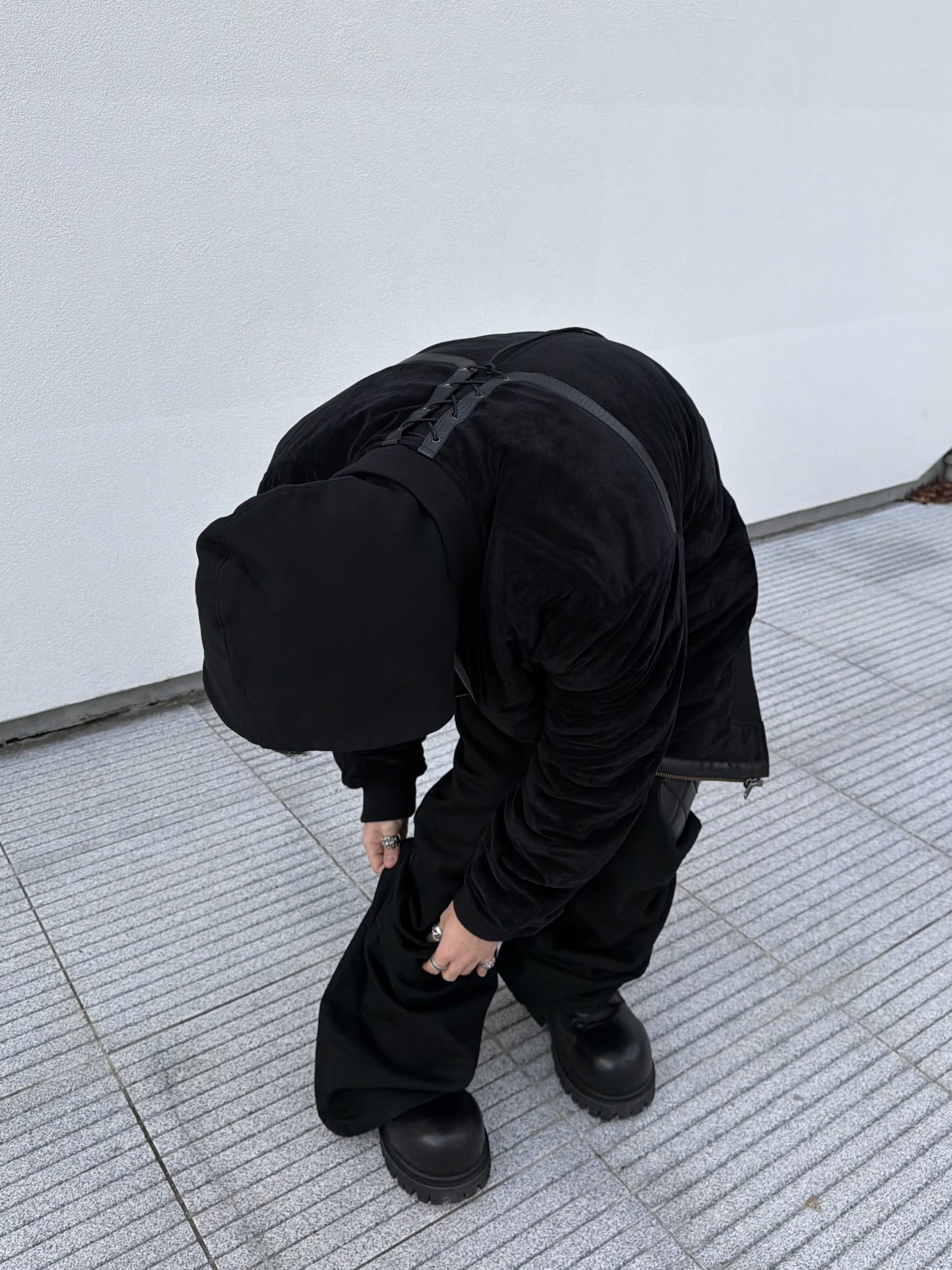 Undermycar x Emostanceclub Aknosom Leather Paneled Velour Bomber Black Iris - 23FW, emostanceclub Leather Patch Flared Jeans V3 Black 착용 스타일 - 1