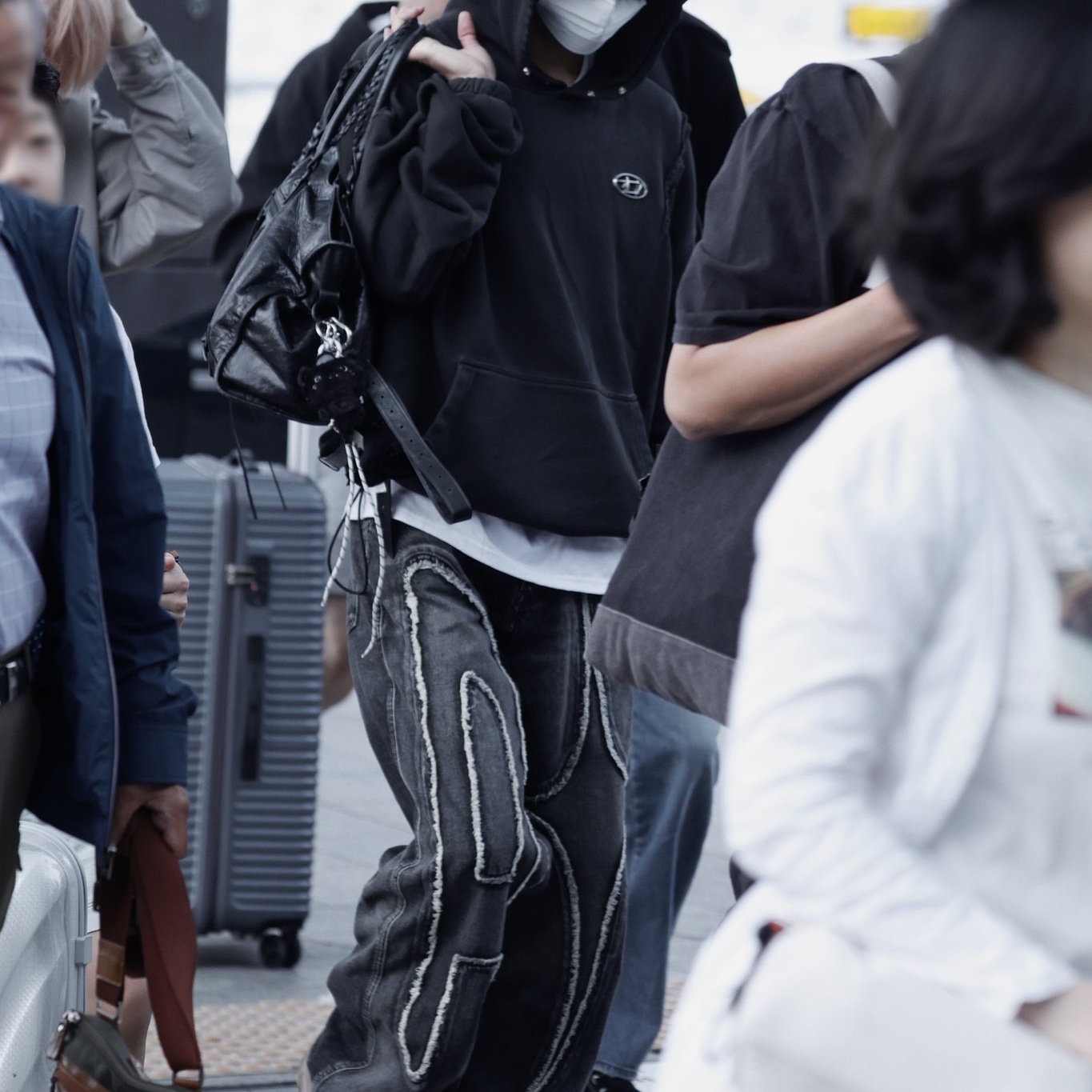 Diesel x Thug Club 5 Pockets Thug Club Denim Pants Black Dark Gray, Diesel x Thug Club S Thug Hoodie Black 착용 스타일