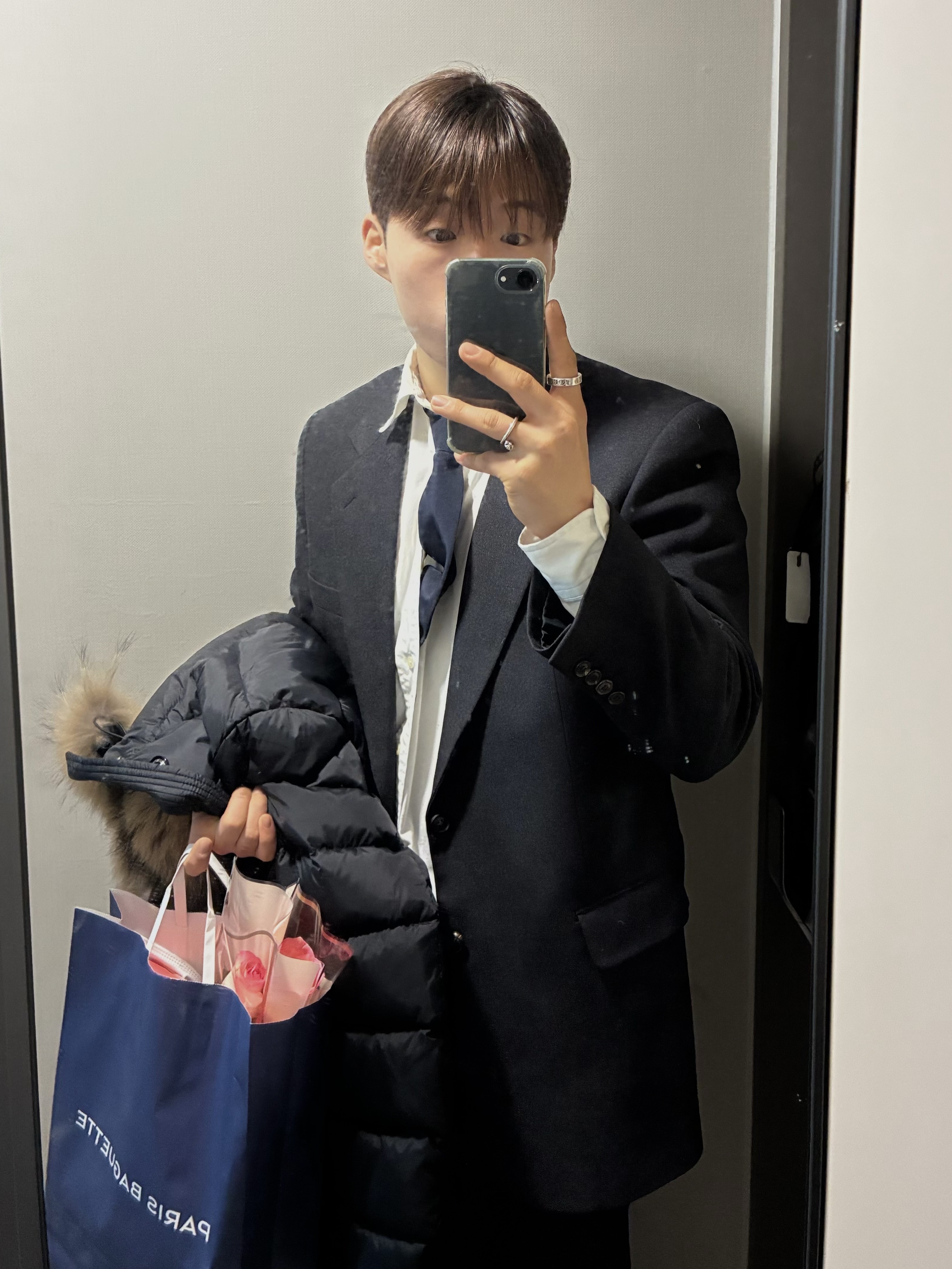 Moncler Cluny Long Down Jacket Black - 23FW, (W) Givenchy Single Breasted Blazer Black 착용 스타일 - 3