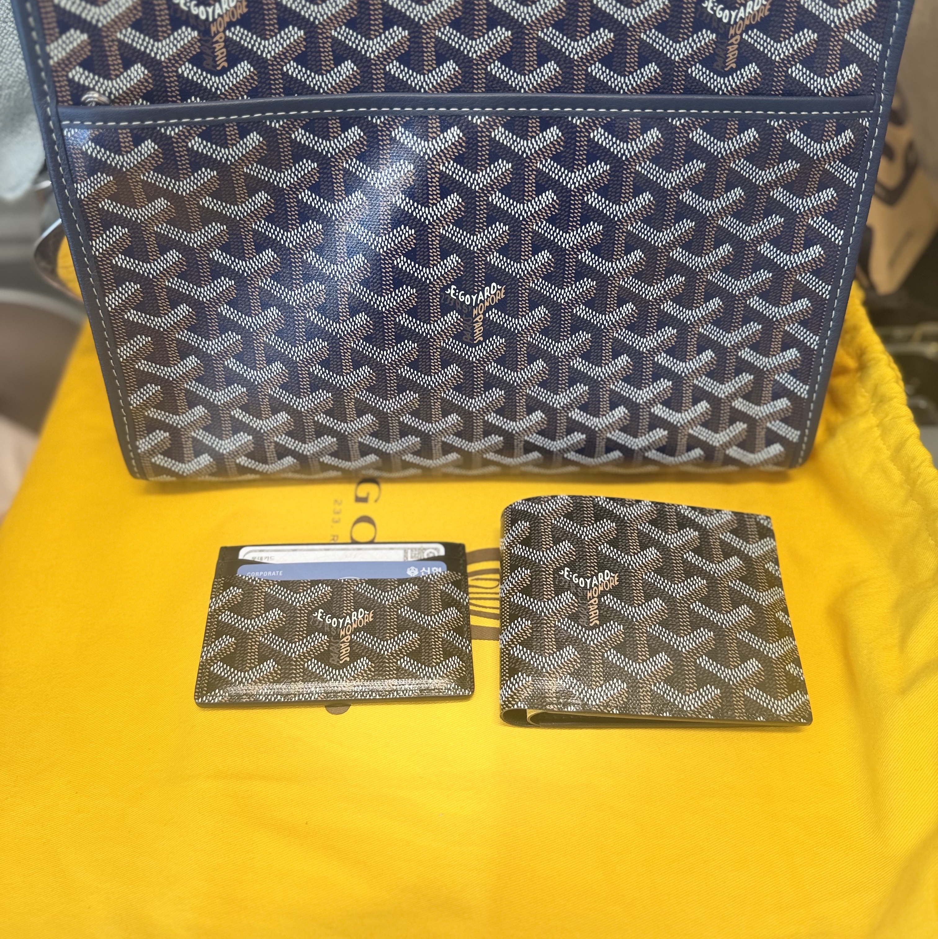 Goyard Victoire Wallet Black, Goyard Saint Sulpice Card Holder Black 착용 스타일