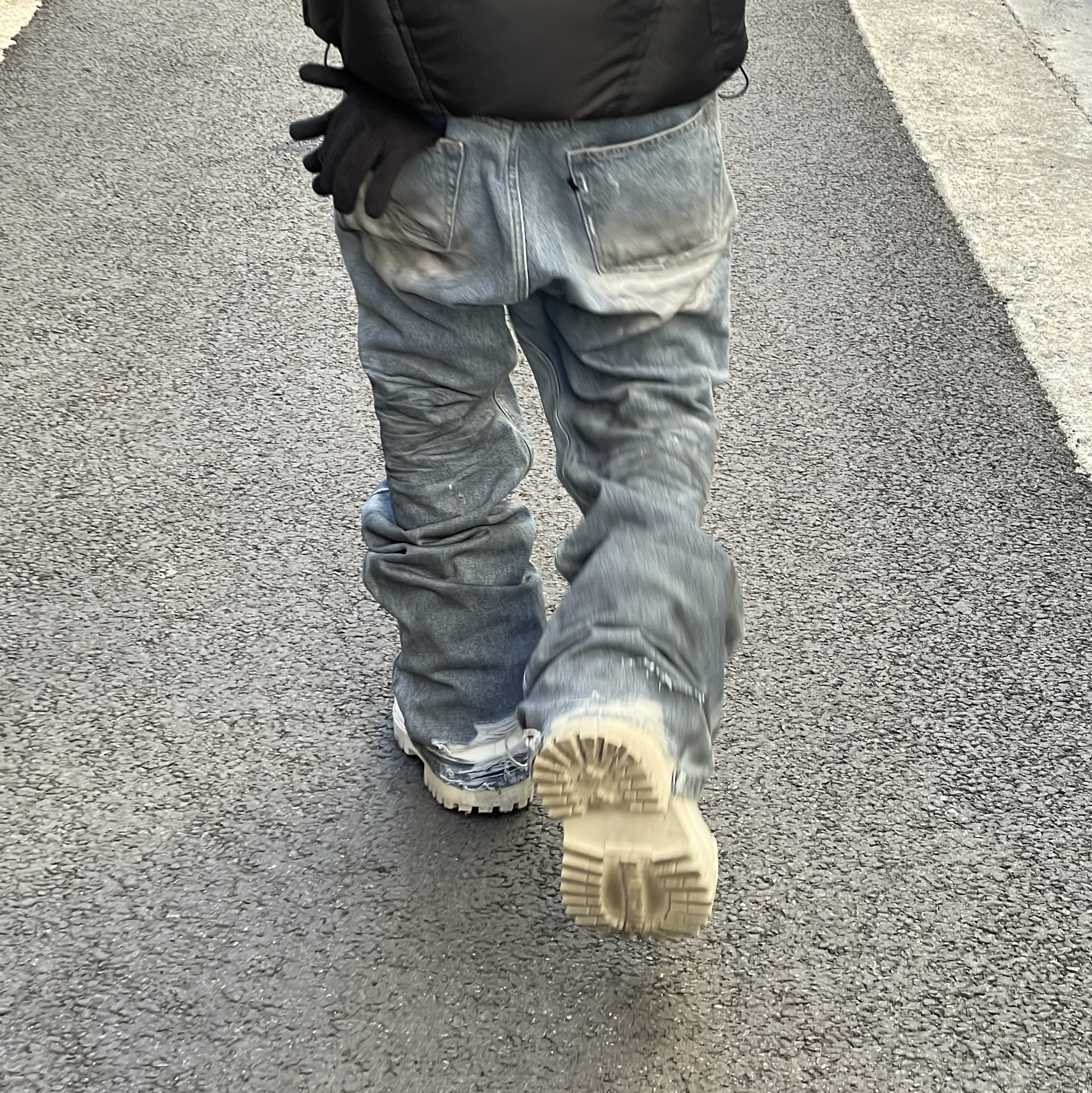 (W) Balenciaga Skiwear Alaska Nylon Low Boot White, Project G/R Flare Jeans Blue 착용 스타일 - 4