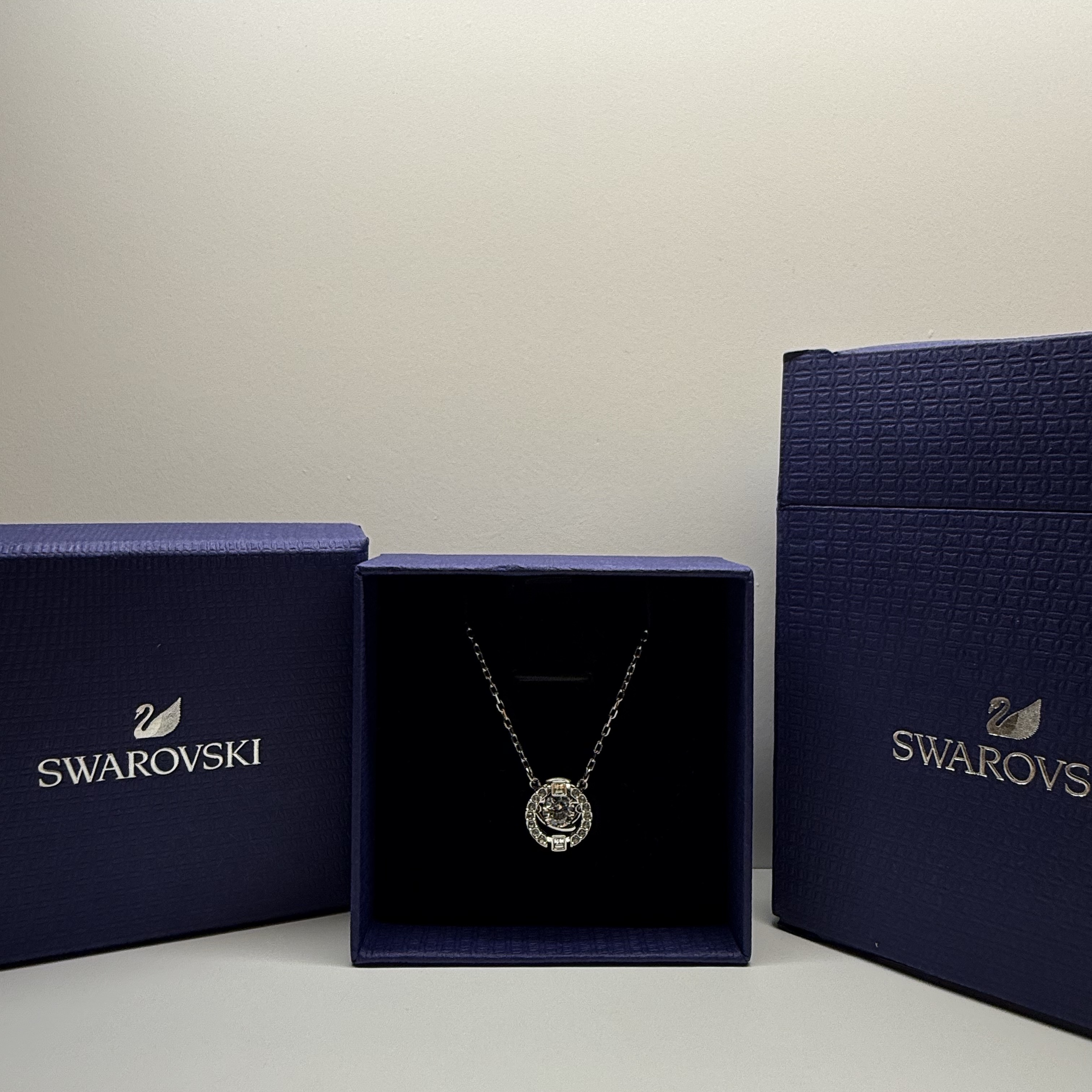 (W) Swarovski Sparkling Dance Necklace White Rhodium Plated 착용 스타일