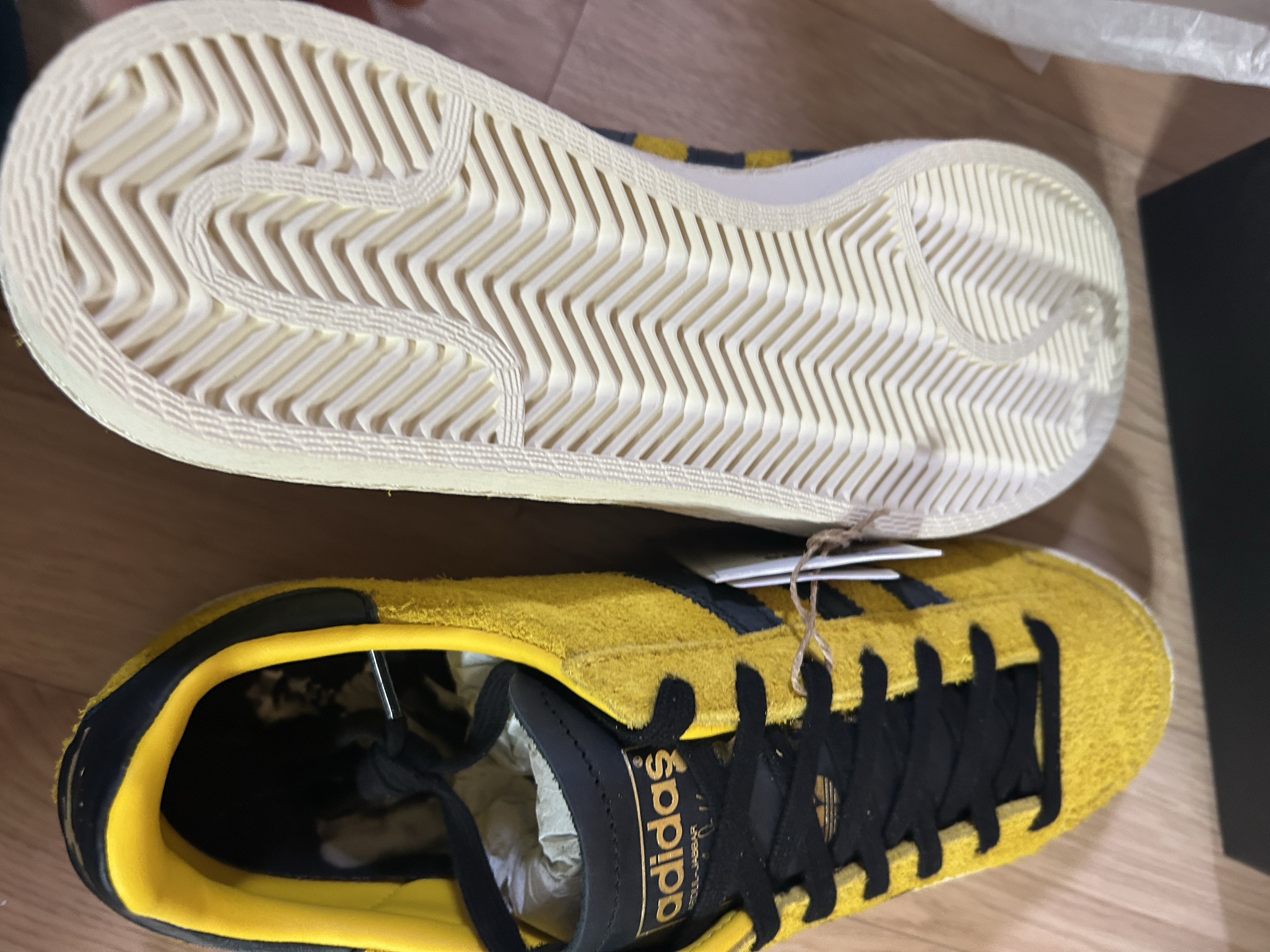 Adidas x Bruce Lee Jabbar Low Supplier Colour Core Black 착용 스타일