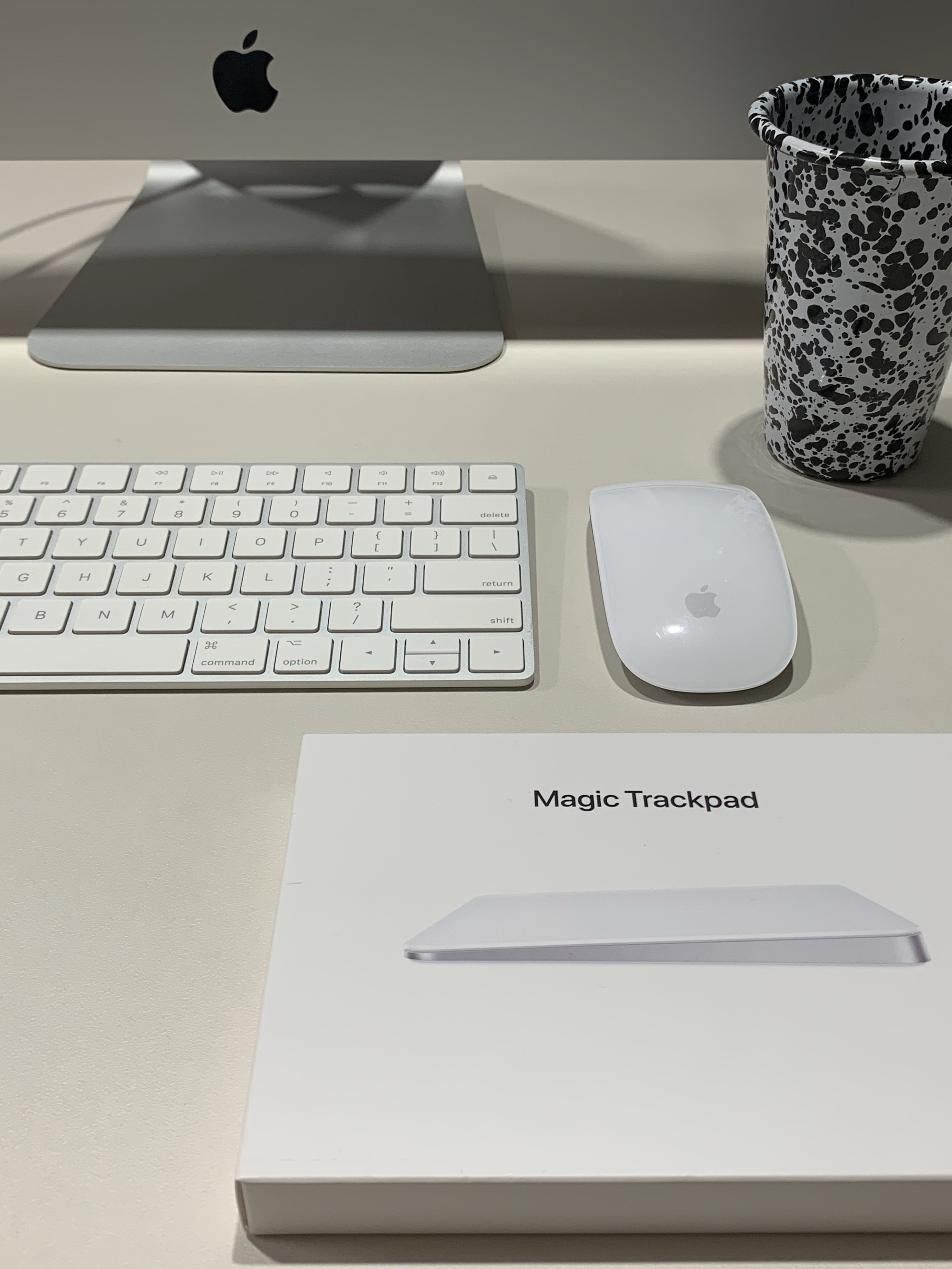 Apple Magic Trackpad Multi-Touch Surface White (Korean Ver.), Apple Magic Mouse Multi-Touch Surface White (Korean Ver.) 착용 스타일