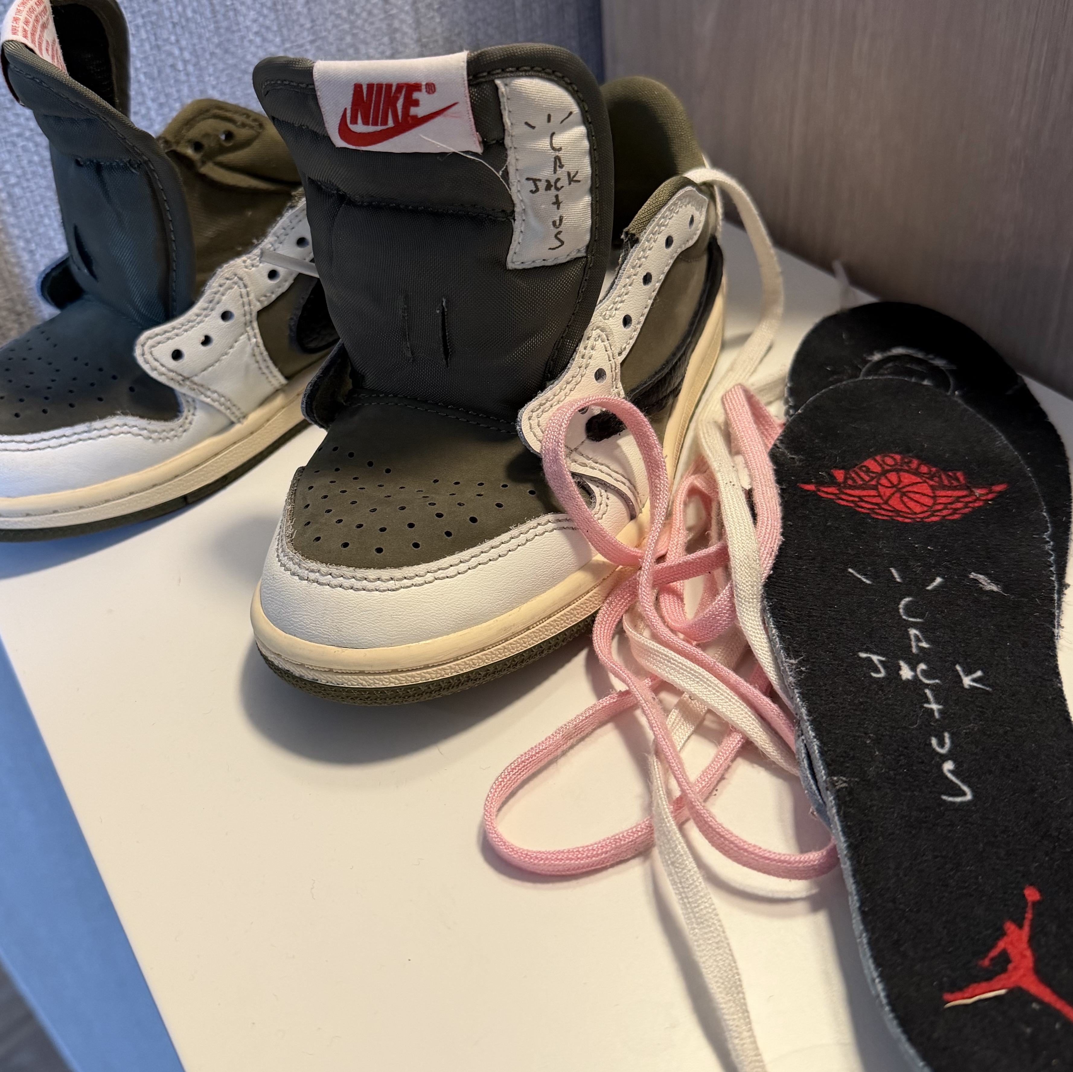 (PS) Jordan 1 x Travis Scott Retro Low OG SP Reverse Olive 착용 스타일