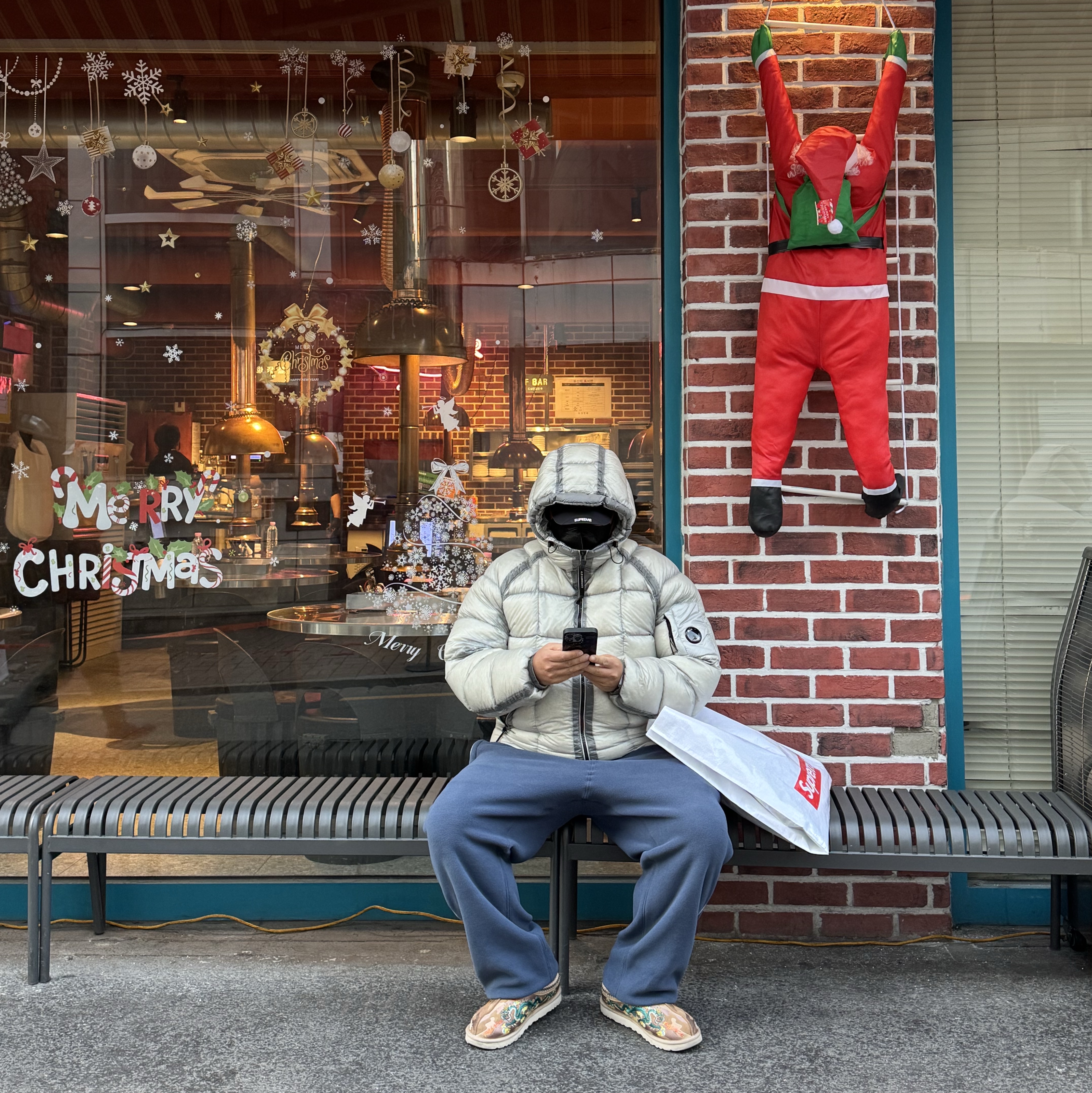 C.P. Company Korea Exclusive D.D. Shell Hooded Down Jacket Lunar Rock - 25FW, UGG x Palace Tasman Slipper Chestnut Camo 착용 스타일