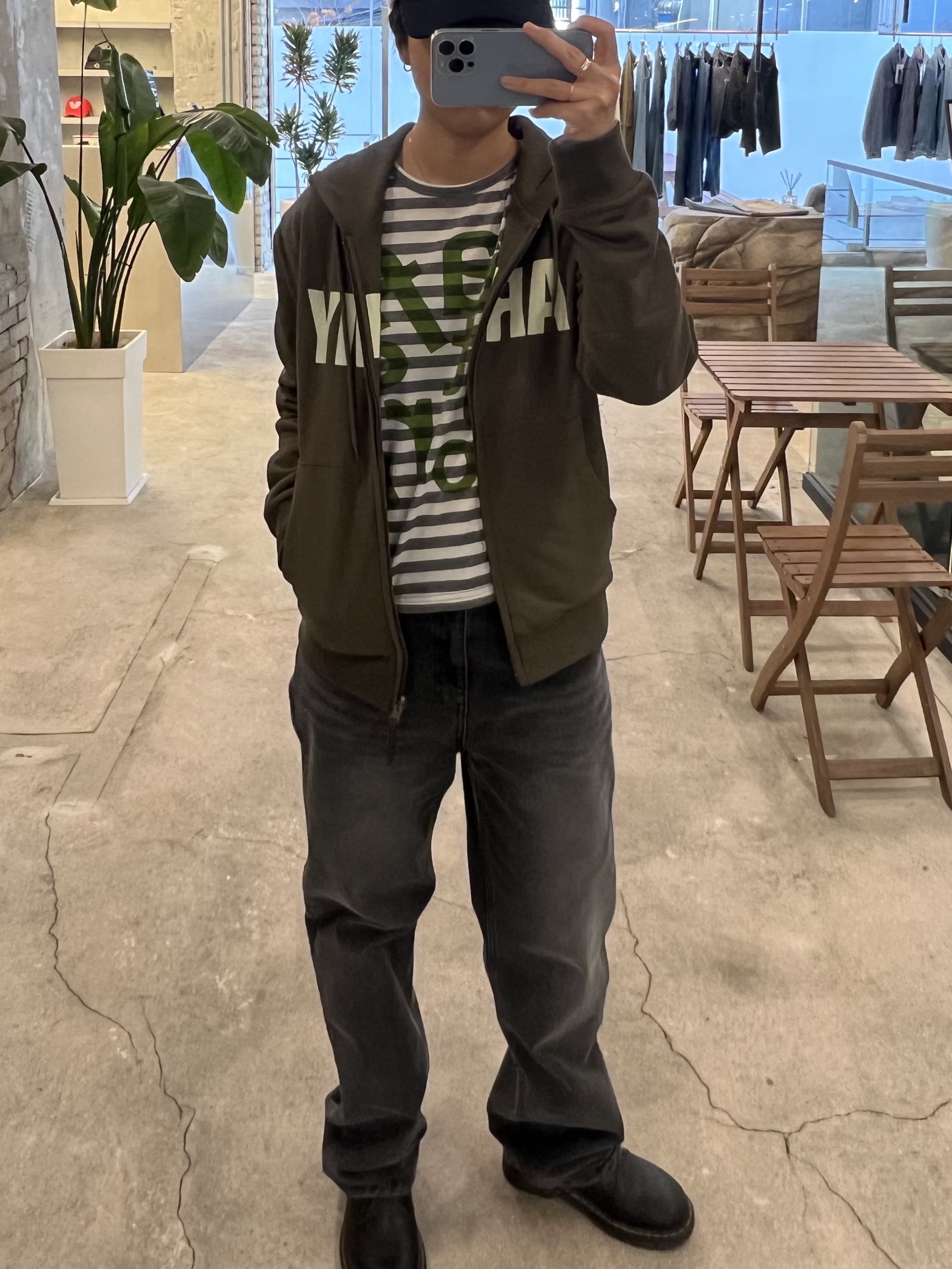 [KREAM 단독] Safarispot Ticketing Stripe Border Tee Gray 착용 스타일