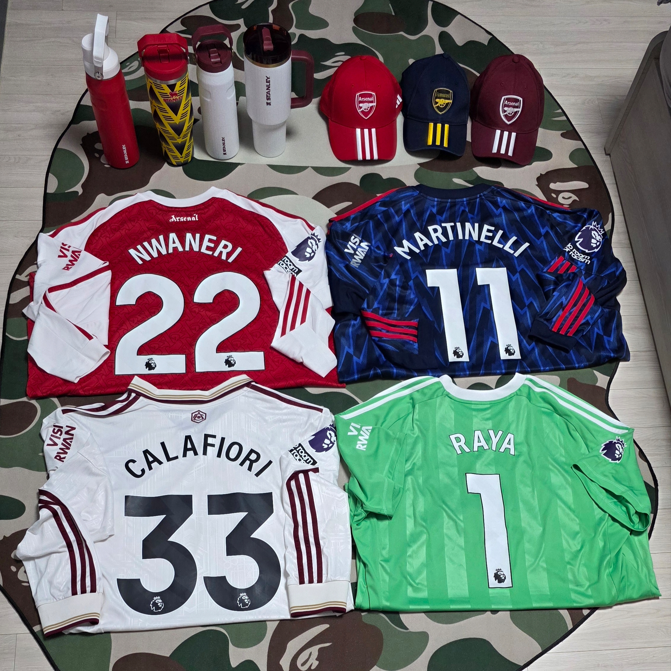 Adidas Arsenal 2025/26 Home LS Jersey Better Scarlet White - US Sizing (Non Marking Ver.), Adidas Arsenal 2025/26 Long Sleeve Away Jersey Night Indigo Grey Two - US Sizing (Non Marking Ver.) 착용 스타일 - 4