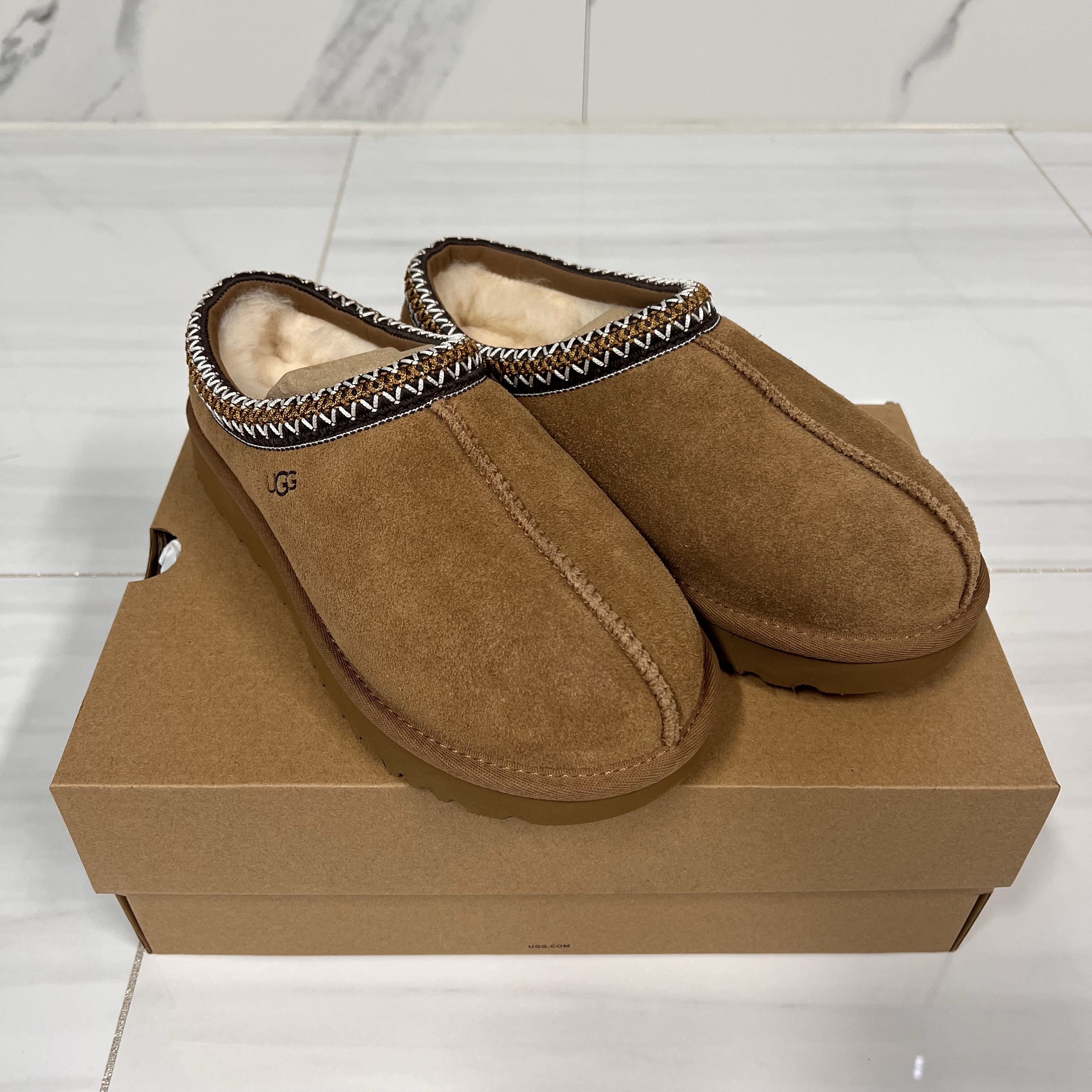 (W) UGG Tasman II Chestnut 착용 스타일
