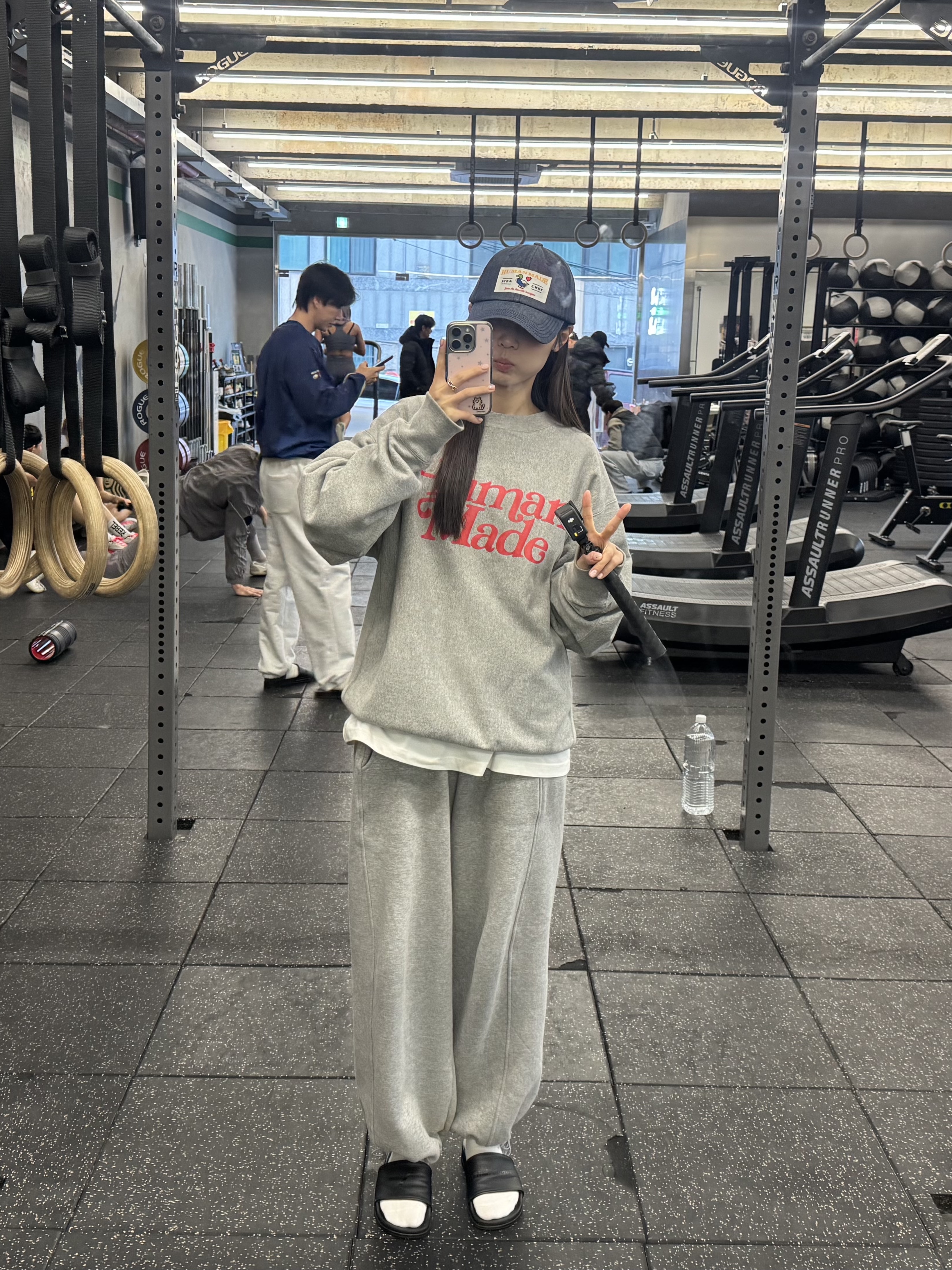 Human Made x Verdy Girls Don't Cry Crew Neck Sweatshirt Gray, Human Made 6-Panel Denim Cap Indigo 착용 스타일