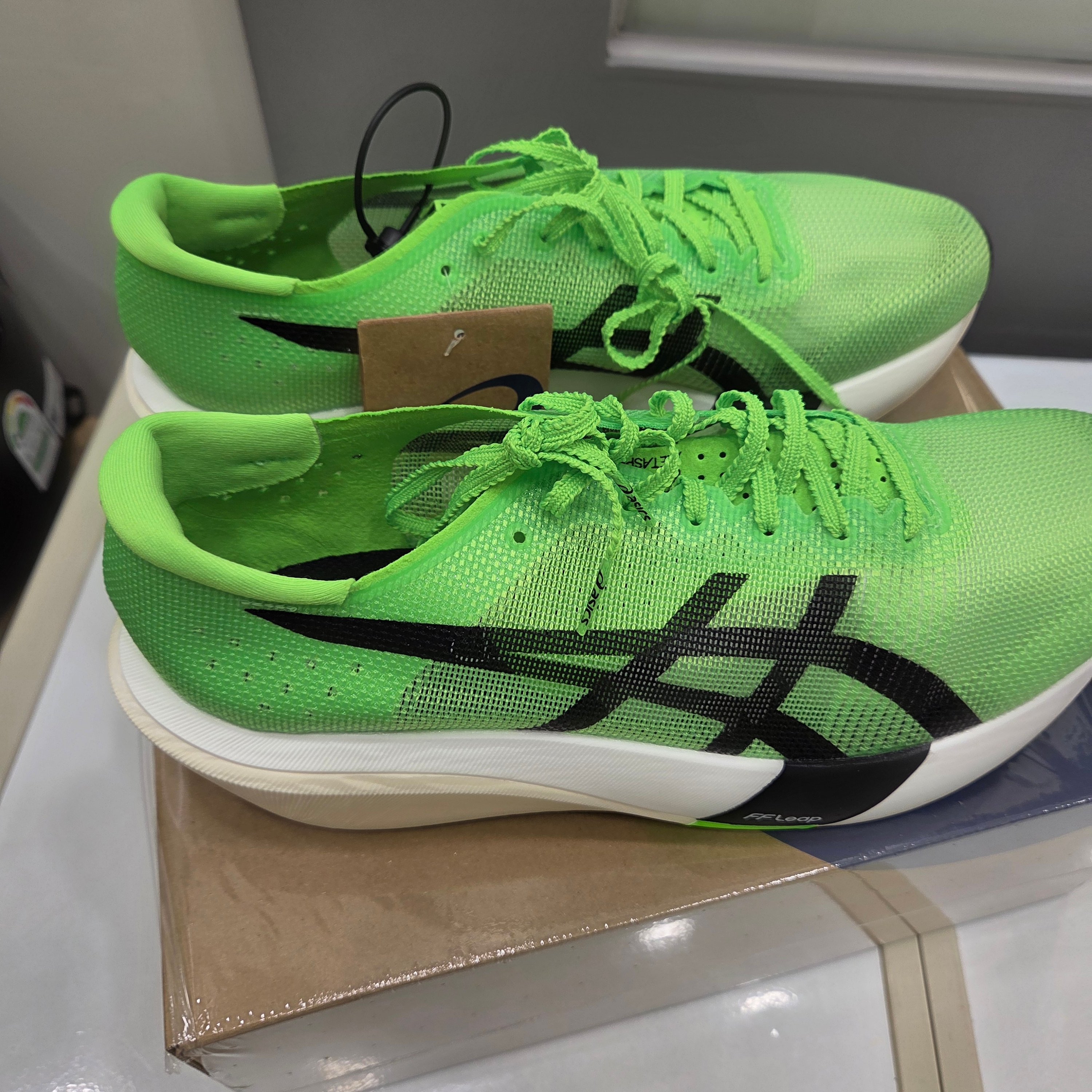 Asics Metaspeed Edge Tokyo Green Gecko Black 착용 스타일 - 3