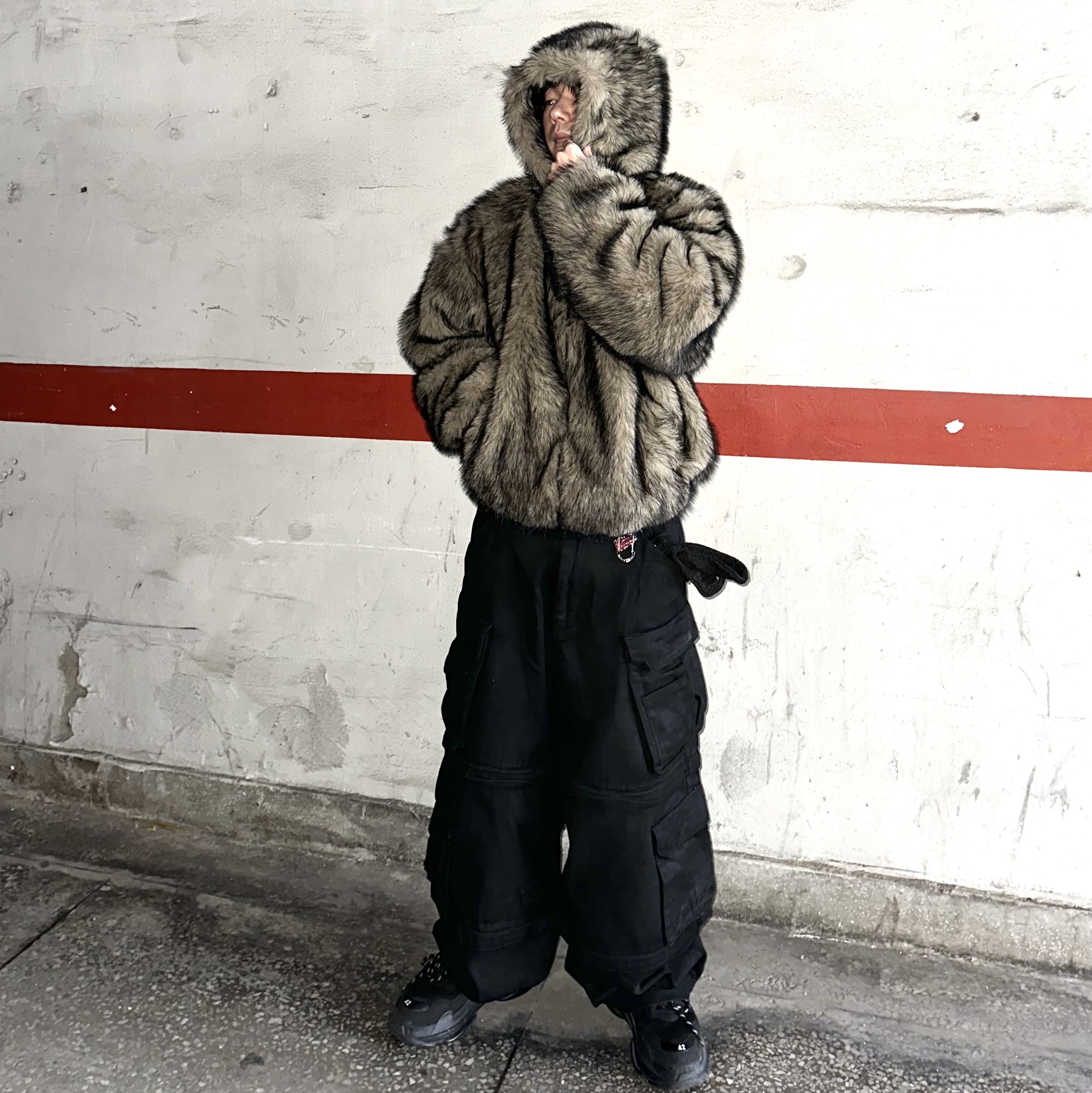 Balenciaga Triple S Black, Project G/R Oversized Convertible Cargo Pants Coated Black 착용 스타일 - 2