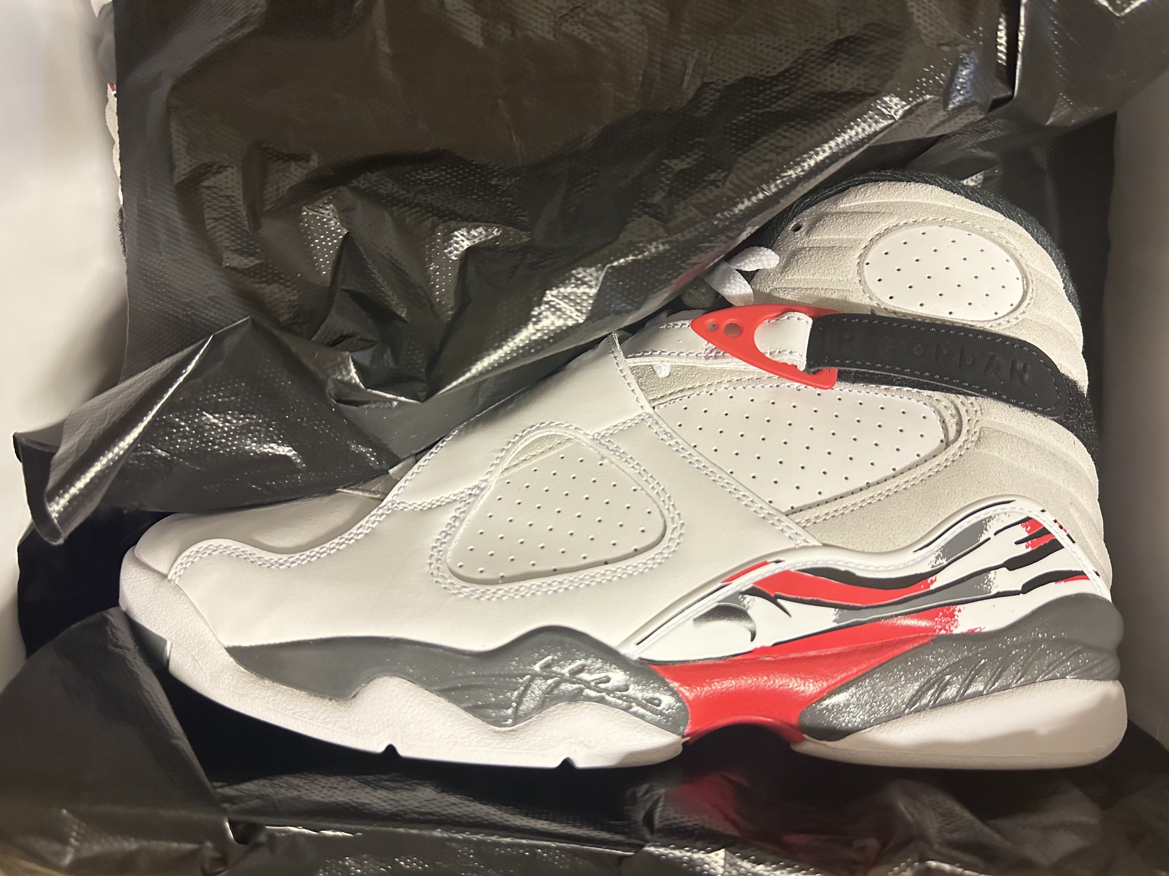 Jordan 8 Retro Bugs Bunny 2025 착용 스타일