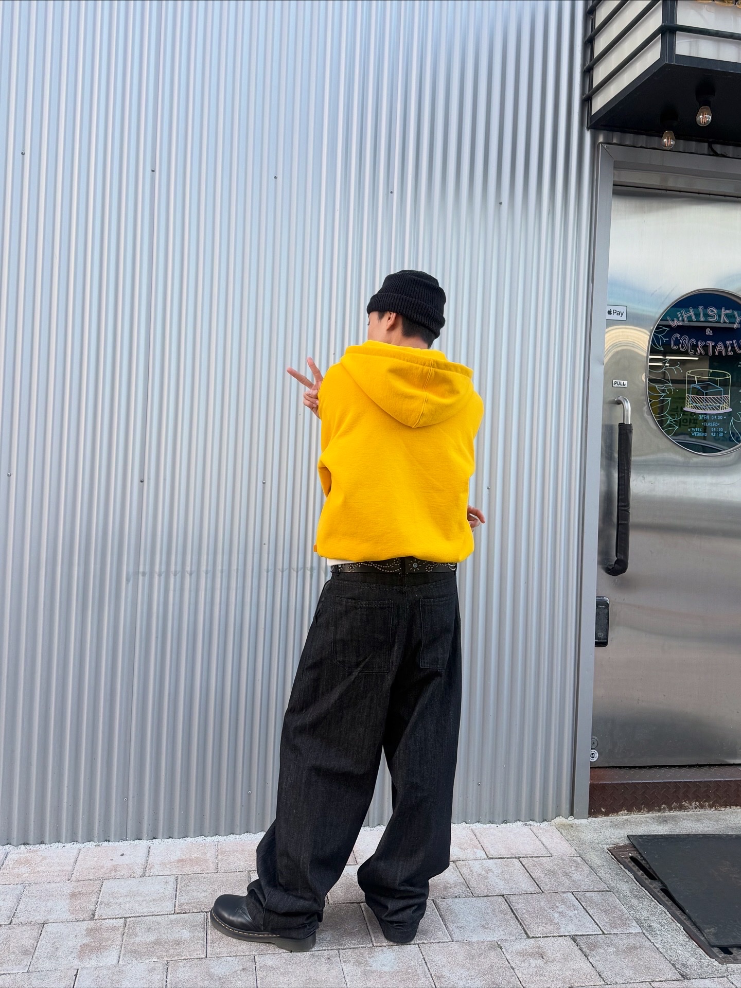 Supreme Arc Thermal Lined Zip Up Hooded Sweatshirt Bright Gold - 25FW, Dr. Martens 1461 Smooth Black 착용 스타일 - 4