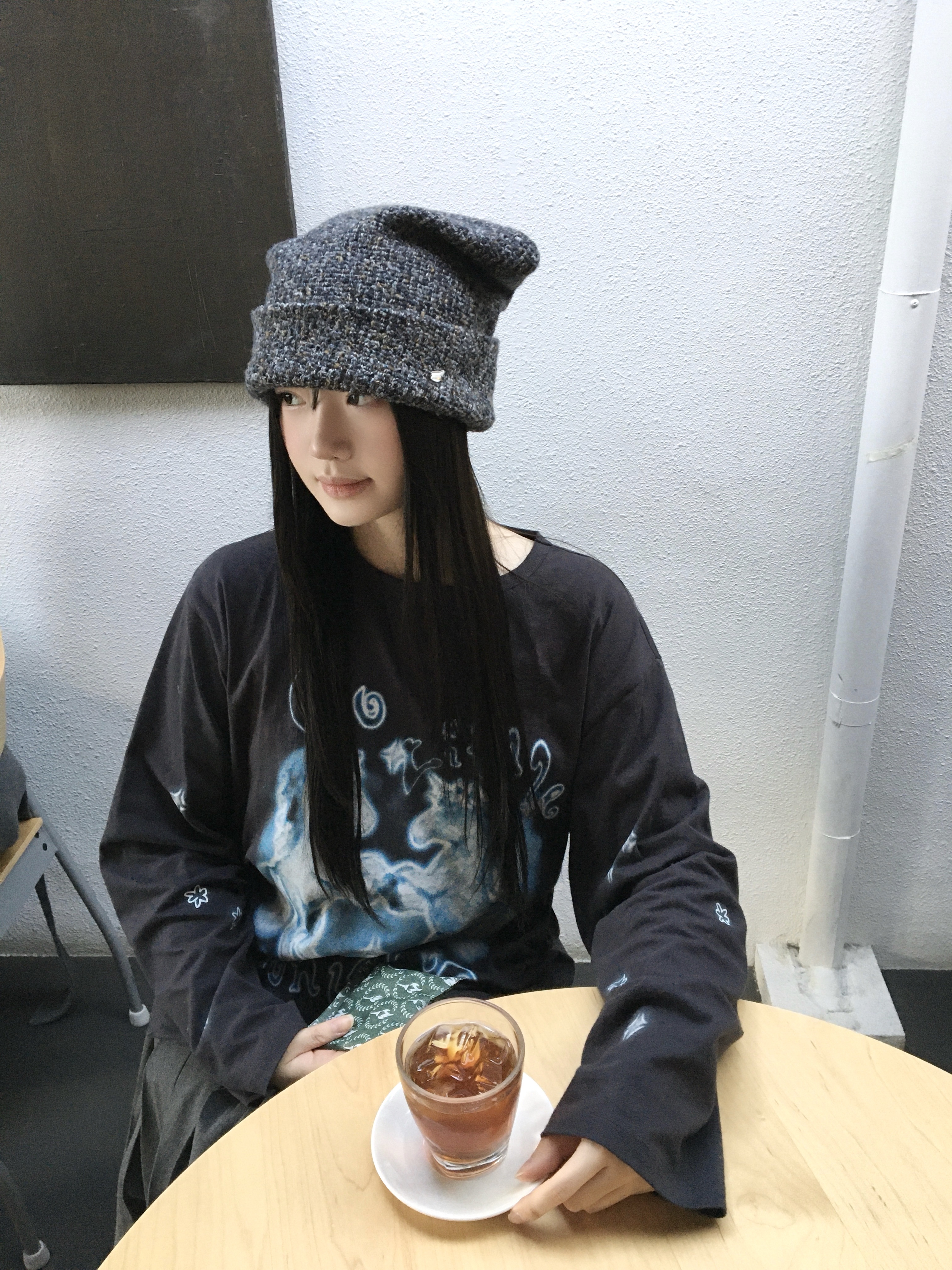 COYSEIO Wide Cat Beanie Grey 착용 스타일