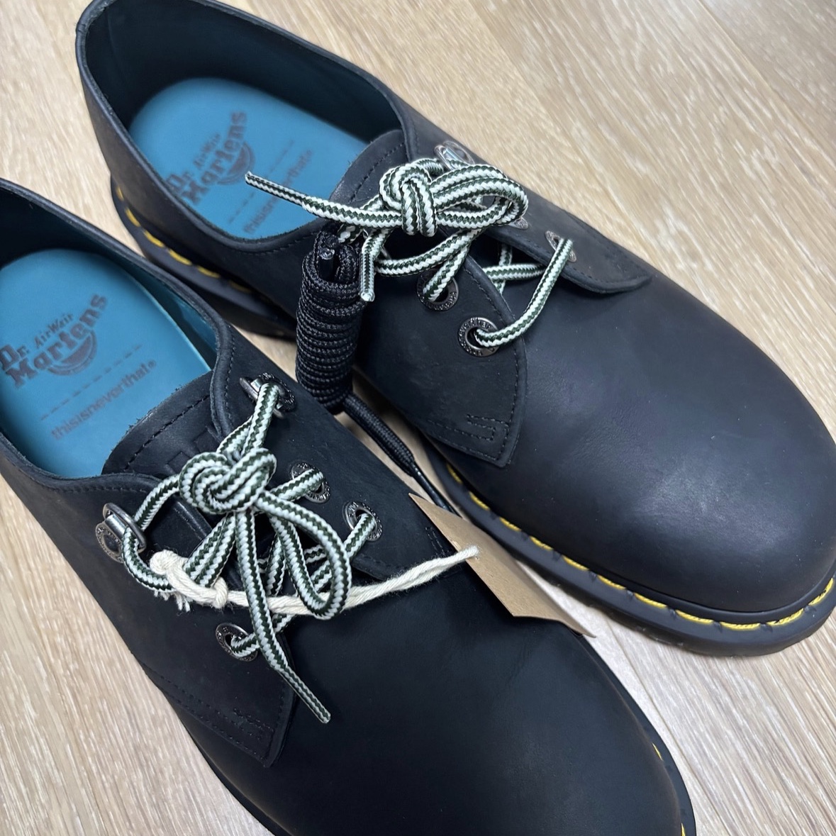 Dr. Martens x Thisisneverthat 1461 Waxed Full Grain Black 착용 스타일