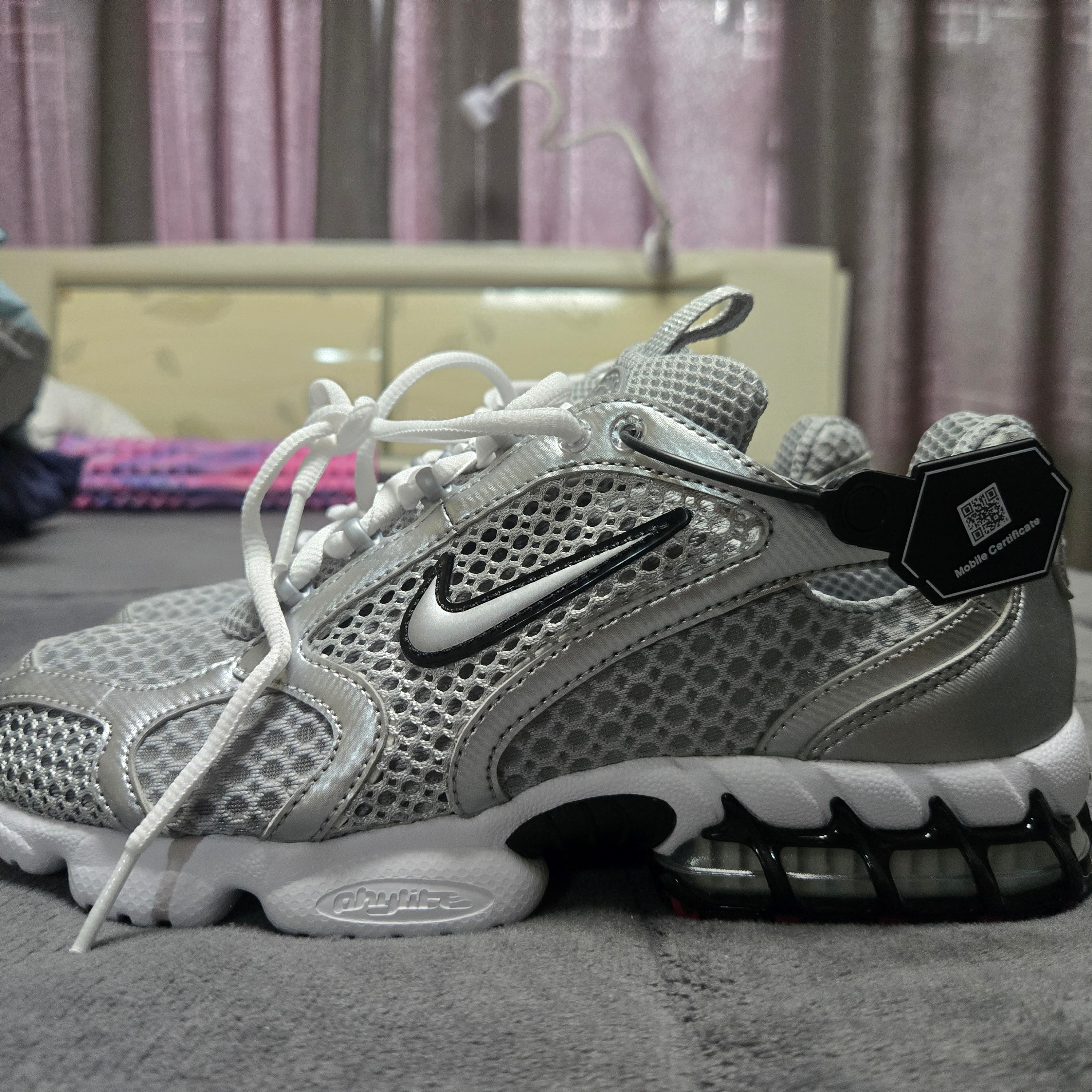 Nike Air Zoom Spiridon Cage 2 Metallic Silver 착용 스타일 - 1