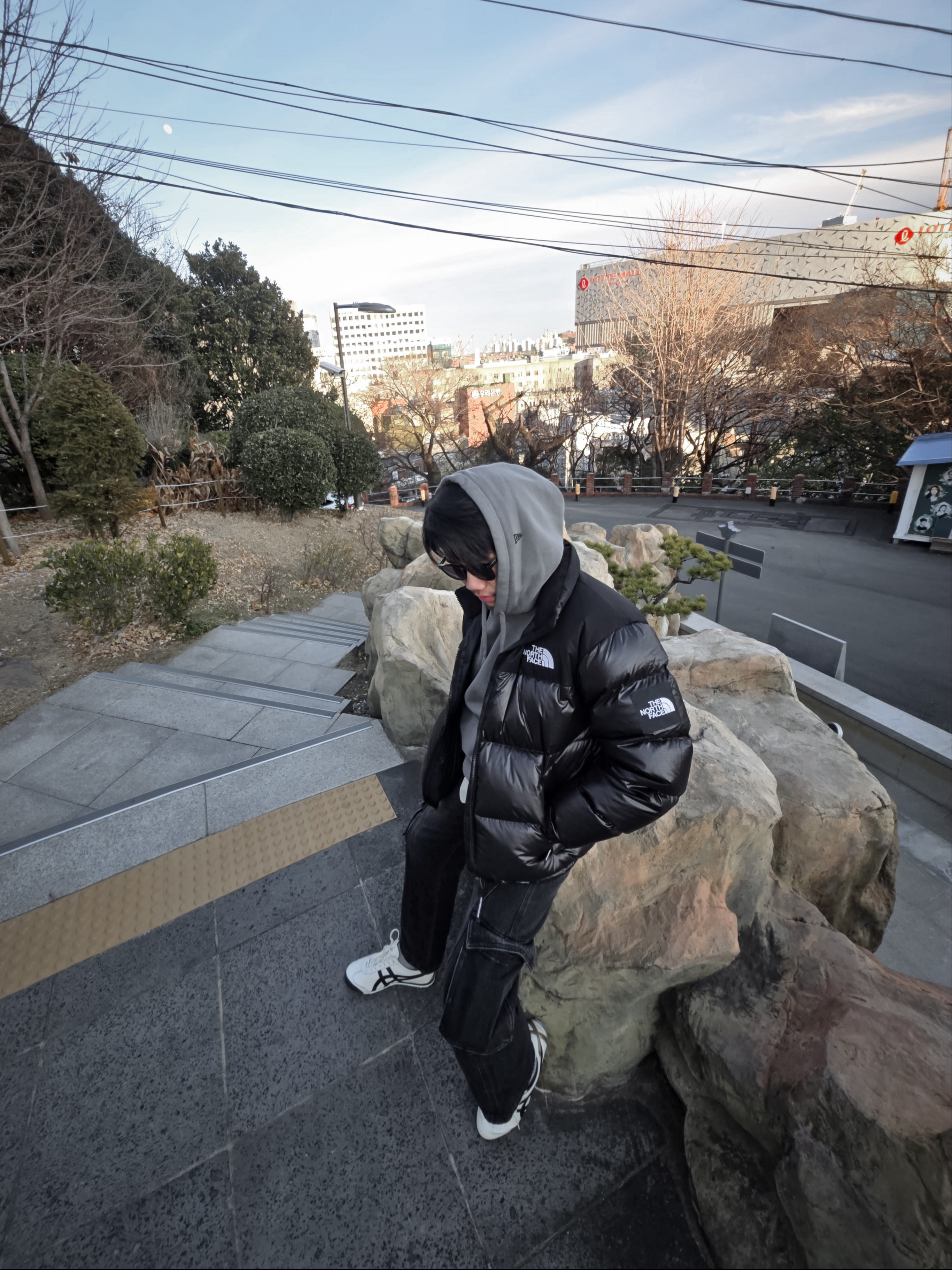 The North Face White Label Novelty Nuptse RDS Down Jacket Black, Onitsuka Tiger Mexico 66 Cream Black 착용 스타일 - 3