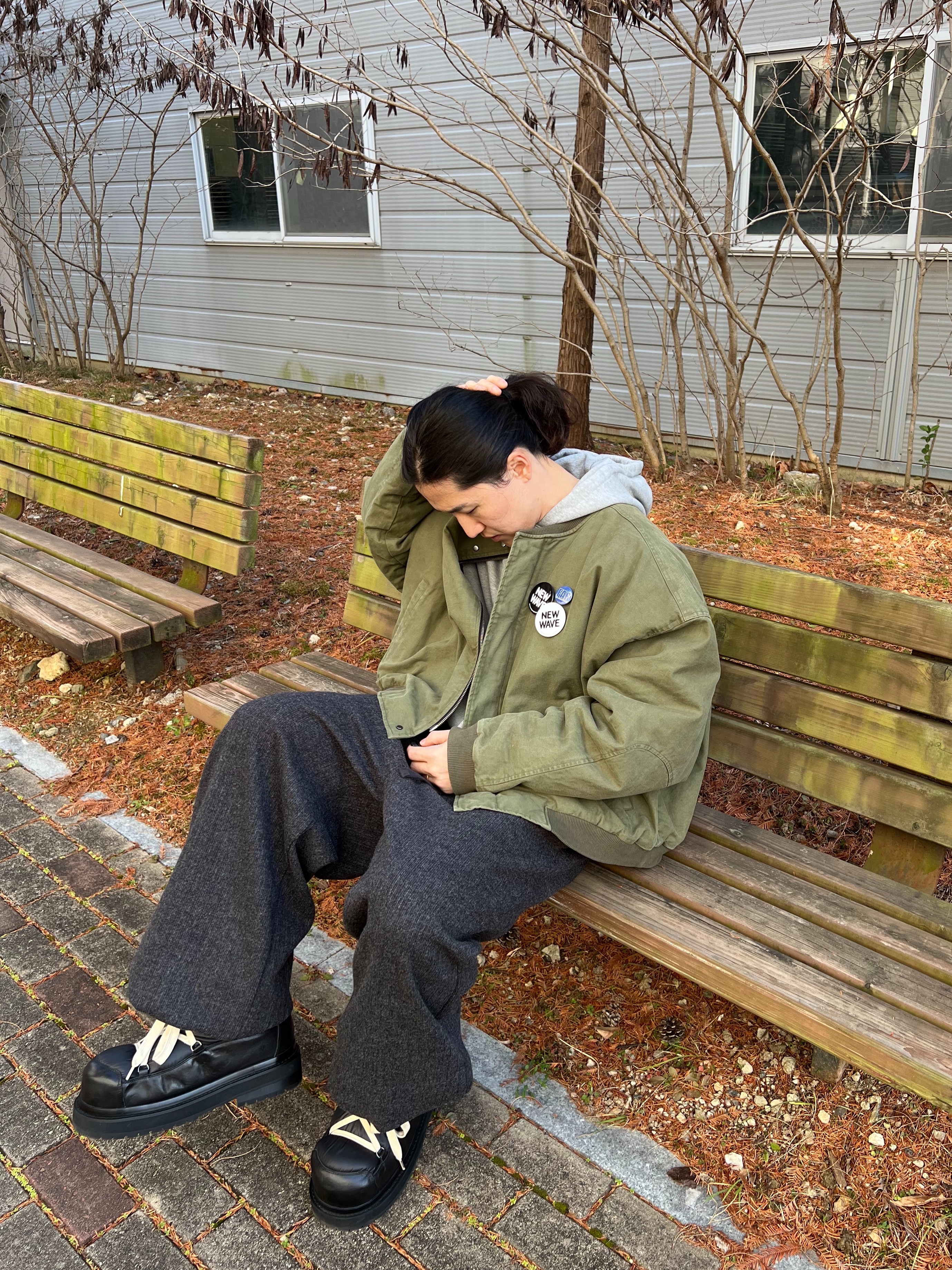 Nonnod Sulfur Dye Serge Bomber Jacket Vintage Khaki, Farfromwhat Far Pin Button & Safety Pin 착용 스타일 - 1