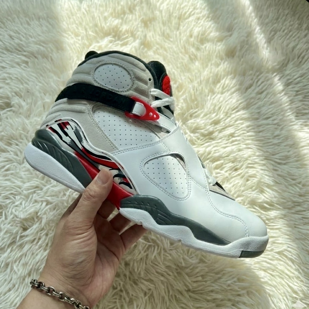 Jordan 8 Retro Bugs Bunny 2025, Jordan 8 Retro Playoffs 2023 착용 스타일 - 2