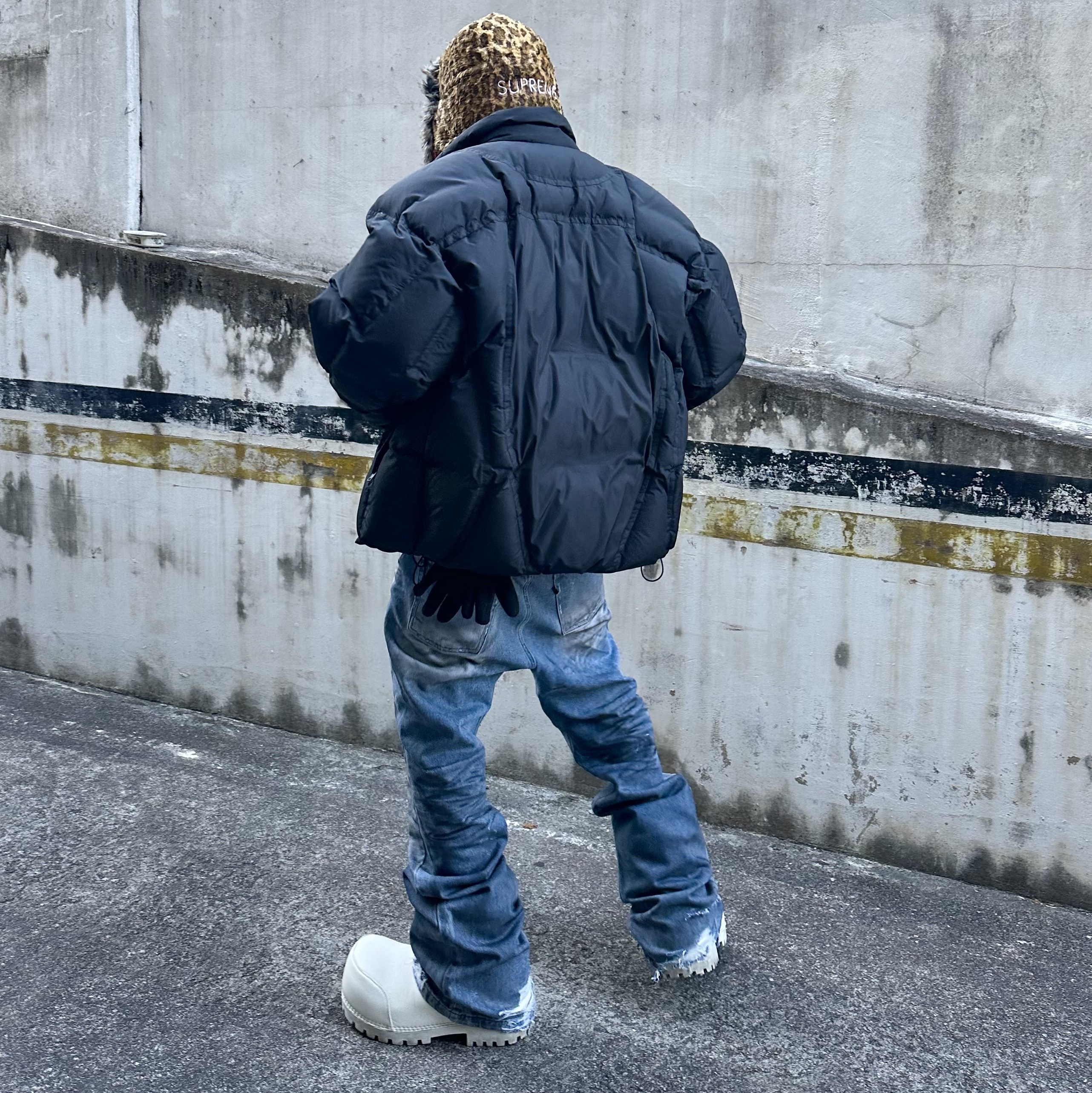 (W) Balenciaga Skiwear Alaska Nylon Low Boot White, Project G/R Flare Jeans Blue 착용 스타일 - 5