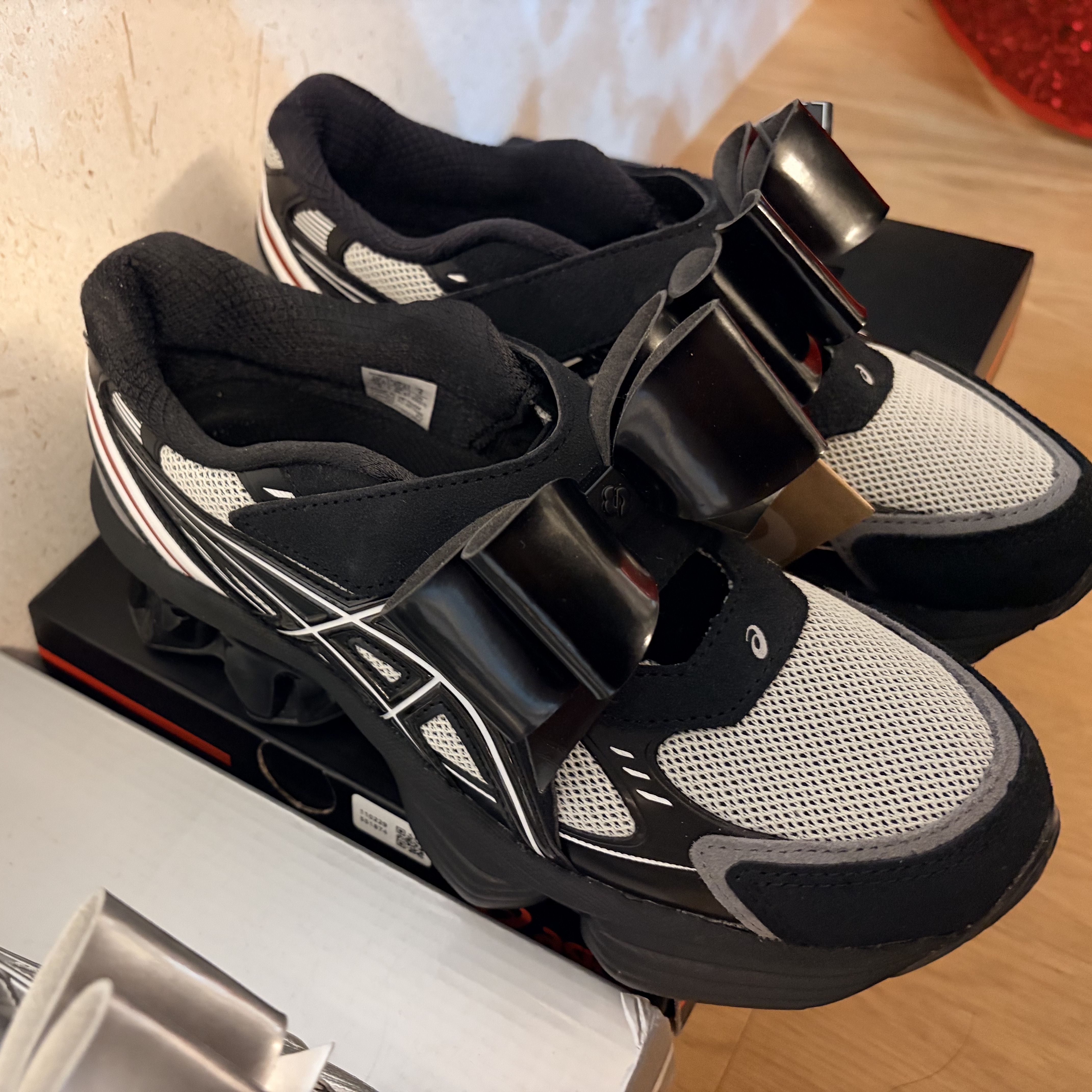 Asics x Shushu Tong Gel-Kinetic Fluent Cloud Grey White 착용 스타일 - 3