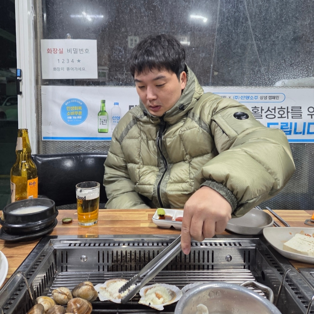 C.P. Company D.D. Shell Hooded Down Jacket Fungi Grey - 25FW 착용 스타일