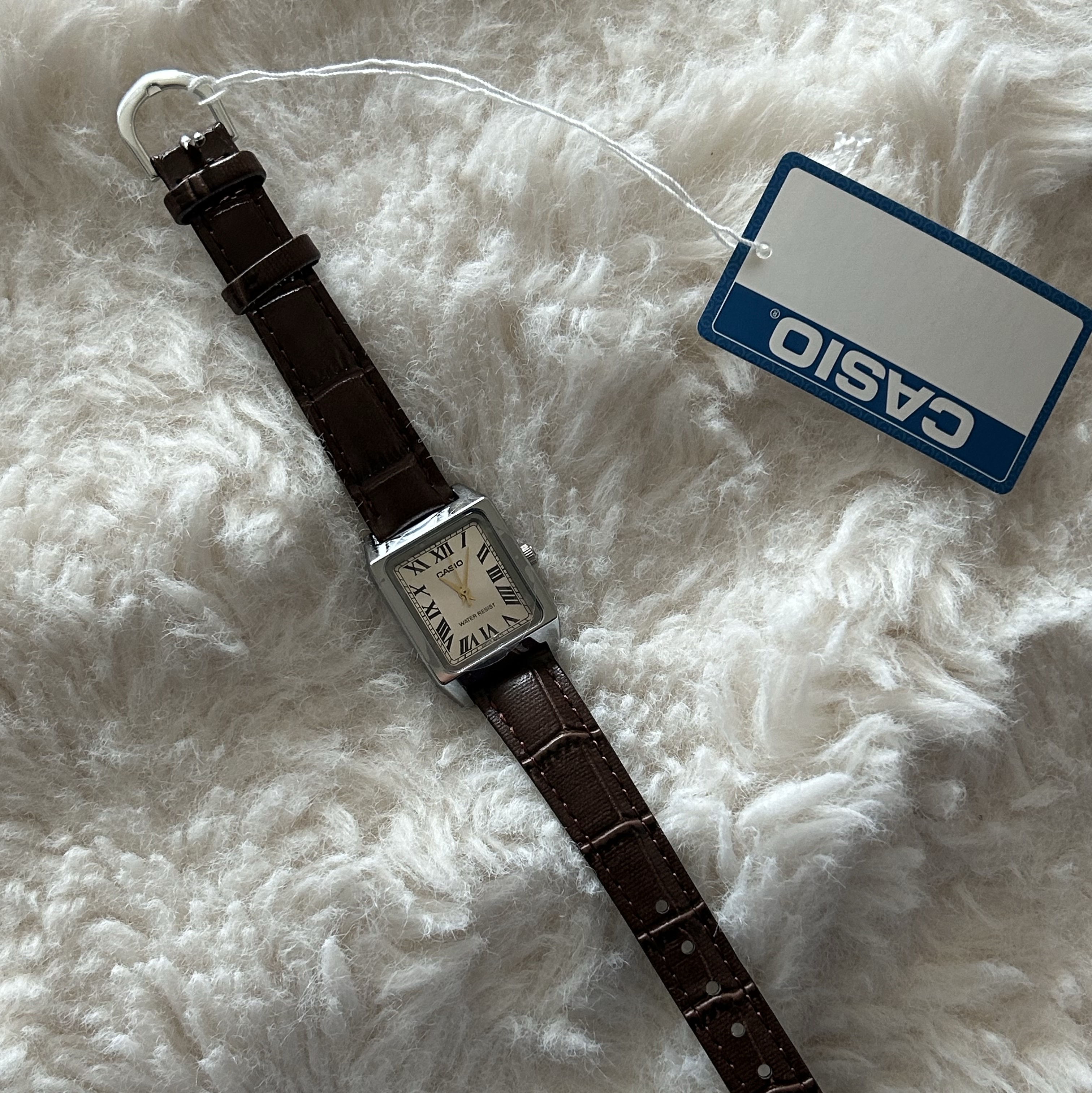 Casio LTP-V007L-9B 착용 스타일