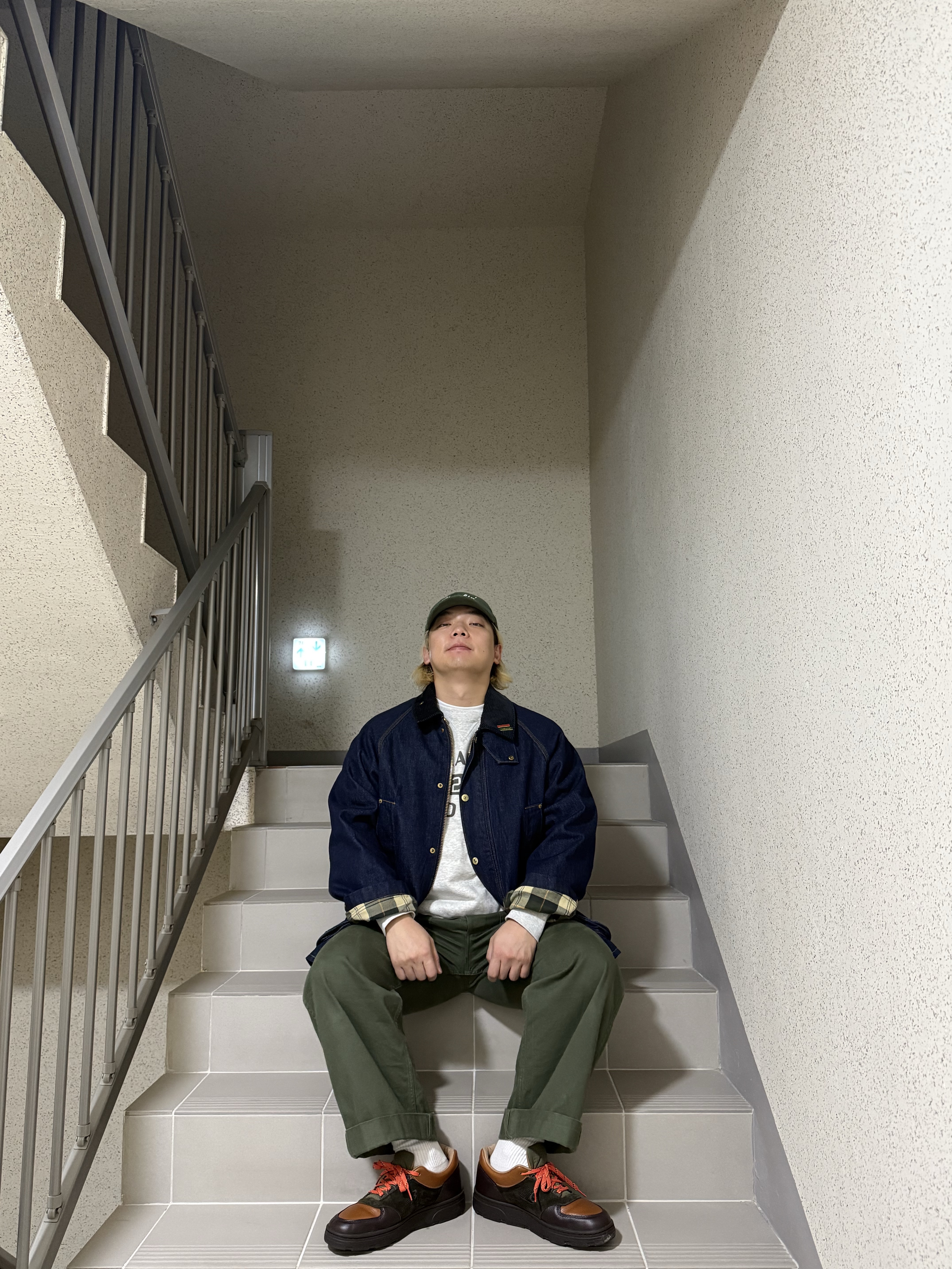 New Balance x Drake's Allerdale Made in UK Brown Olive 착용 스타일 - 7