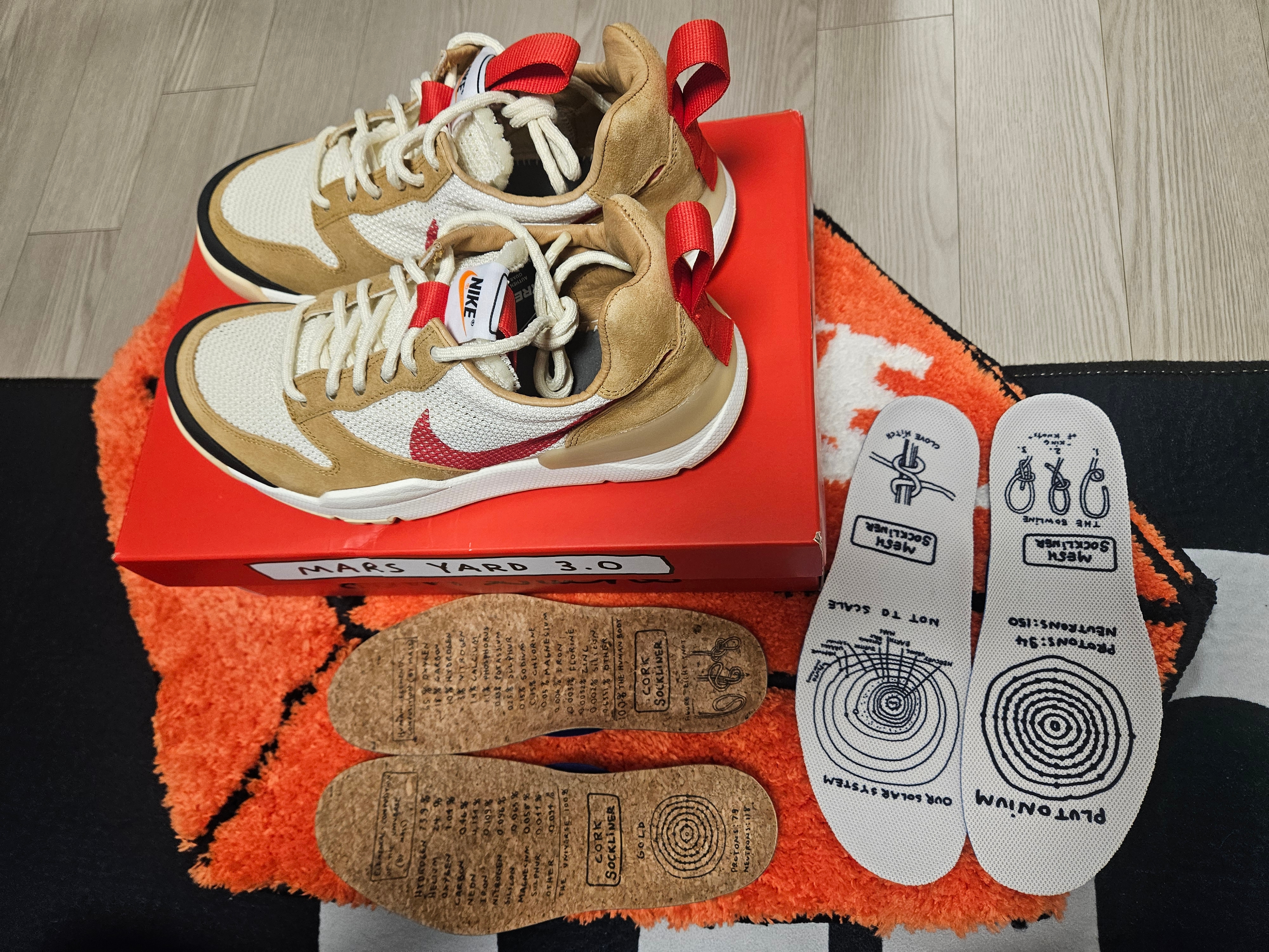 Nike x Tom Sachs Mars Yard Shoe 3.0 Space Camp, Nike x Off-White Air Presto OG The Ten 착용 스타일 - 3