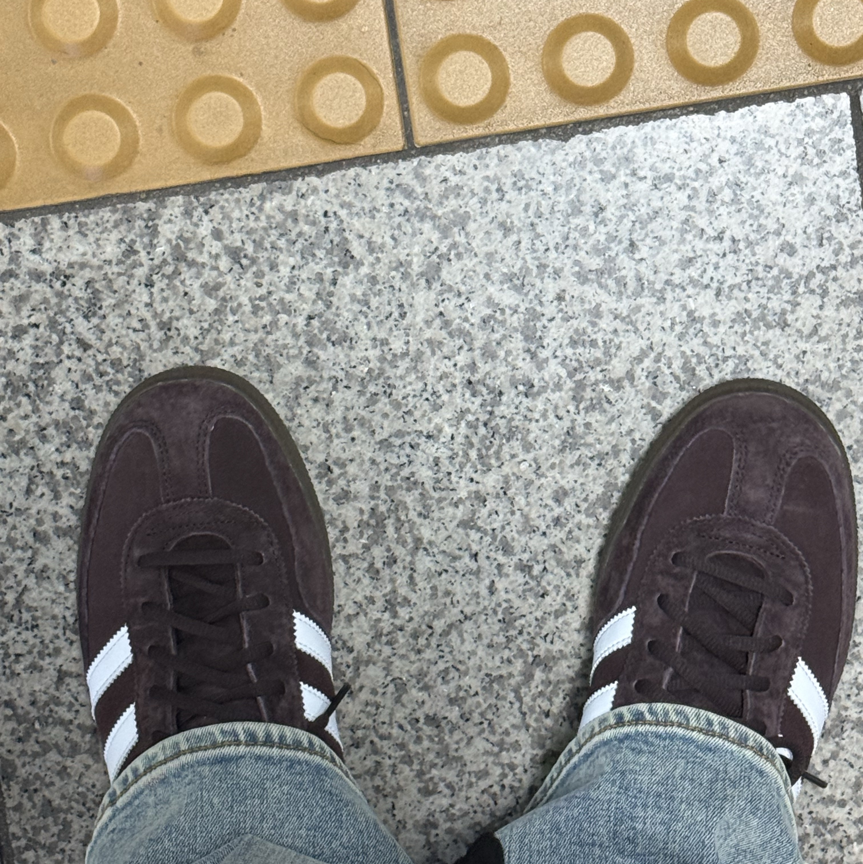 Adidas Spezial Handball Shadow Brown White 착용 스타일