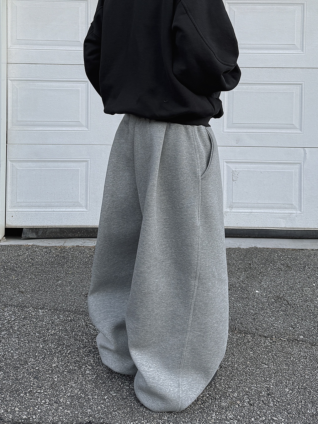 The North Face Dayoff Hood Zip Up Black - 25FW, Oakley Light Breathe Triple Black 착용 스타일 - 4