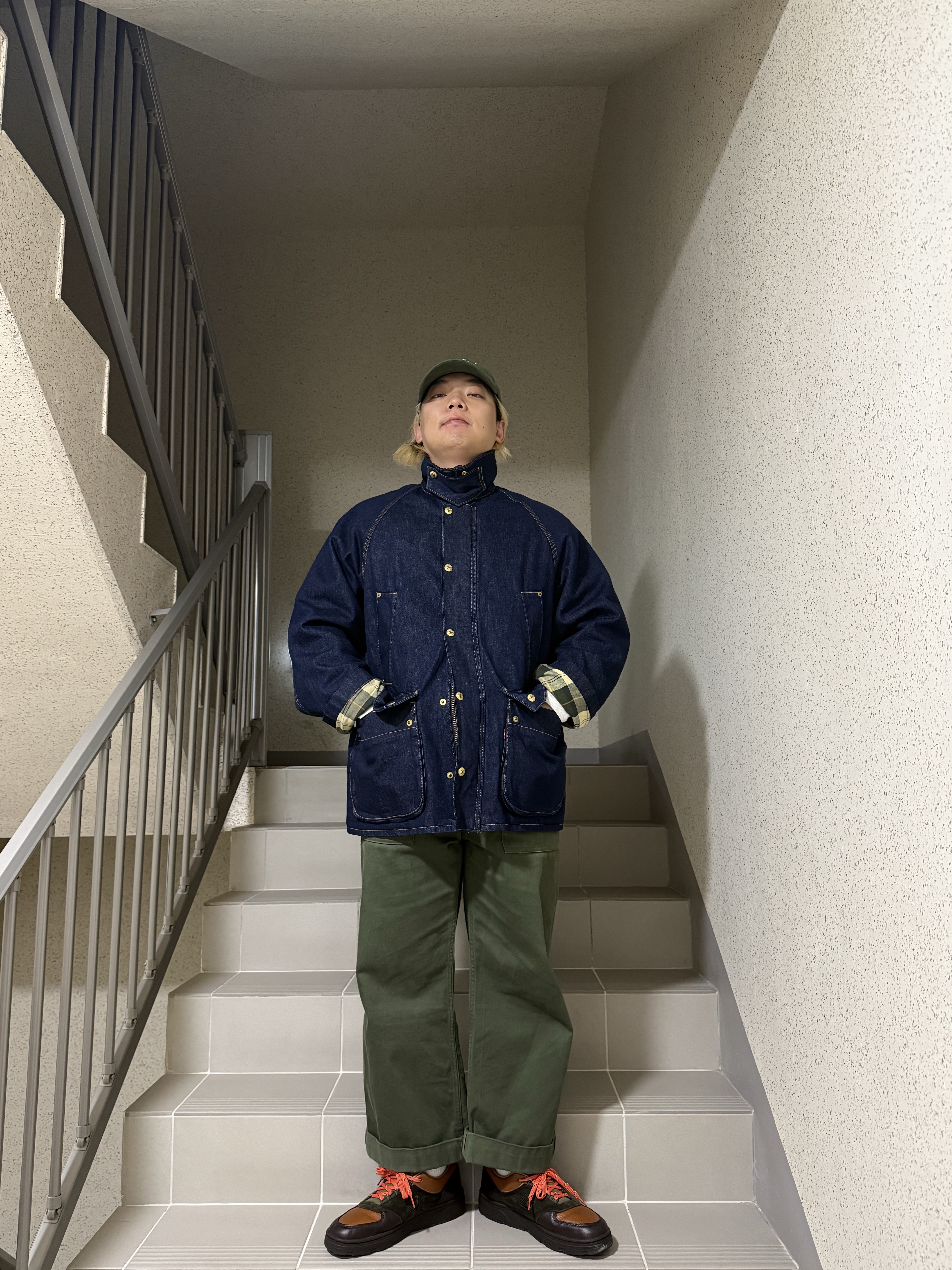 New Balance x Drake's Allerdale Made in UK Brown Olive 착용 스타일 - 6