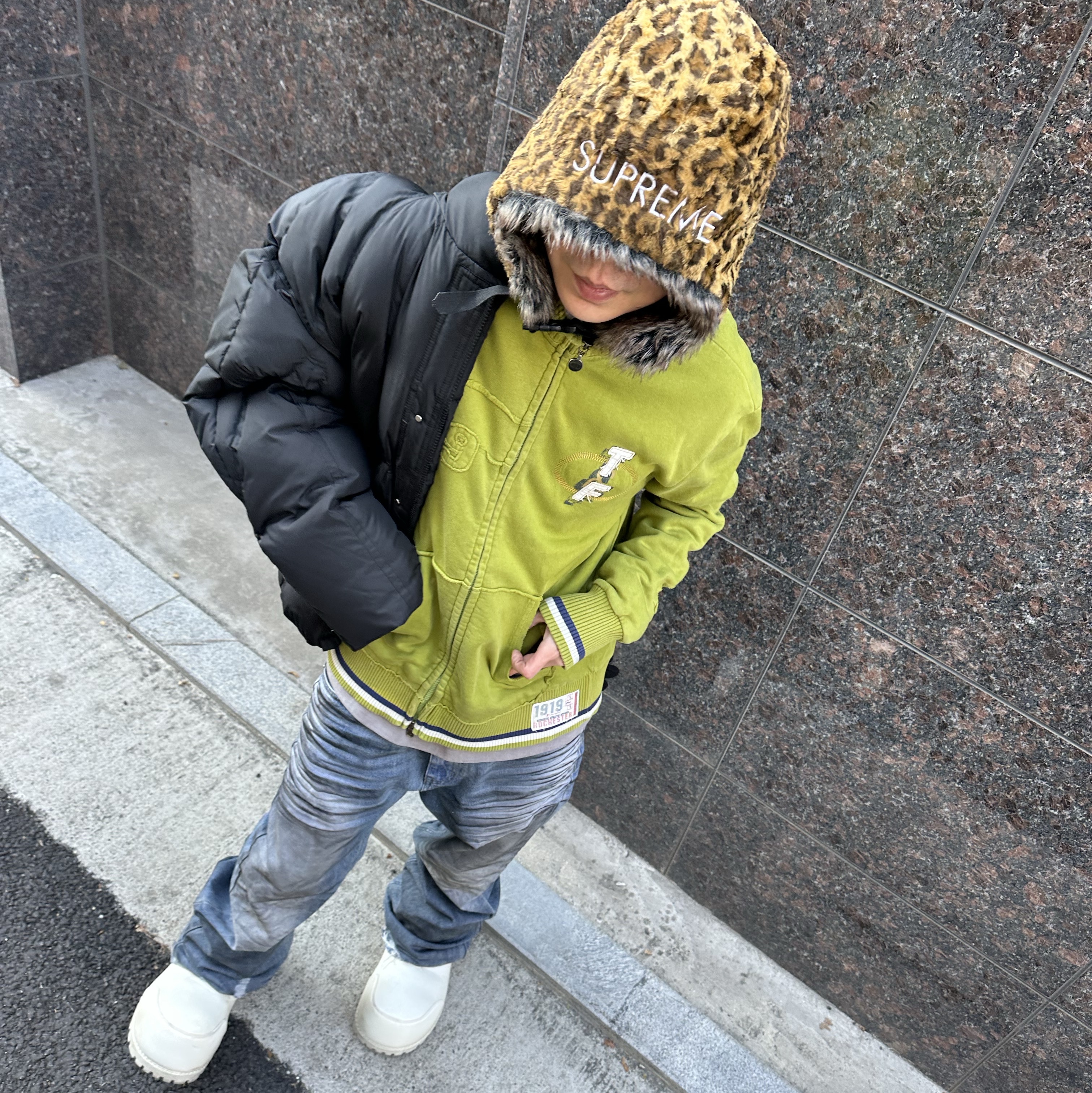 (W) Balenciaga Skiwear Alaska Nylon Low Boot White, Project G/R Flare Jeans Blue 착용 스타일 - 7