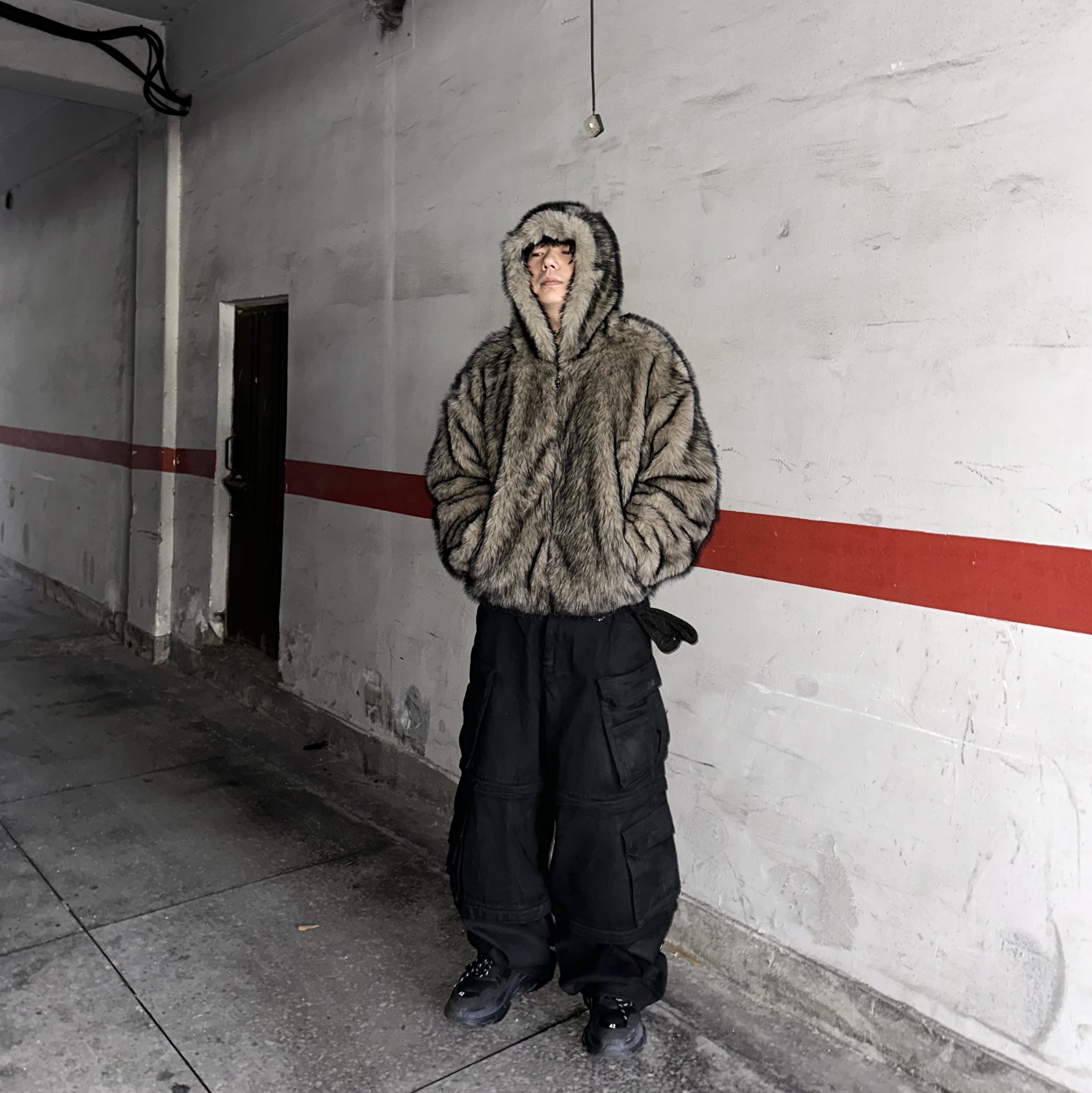 Balenciaga Triple S Black, Project G/R Oversized Convertible Cargo Pants Coated Black 착용 스타일 - 5