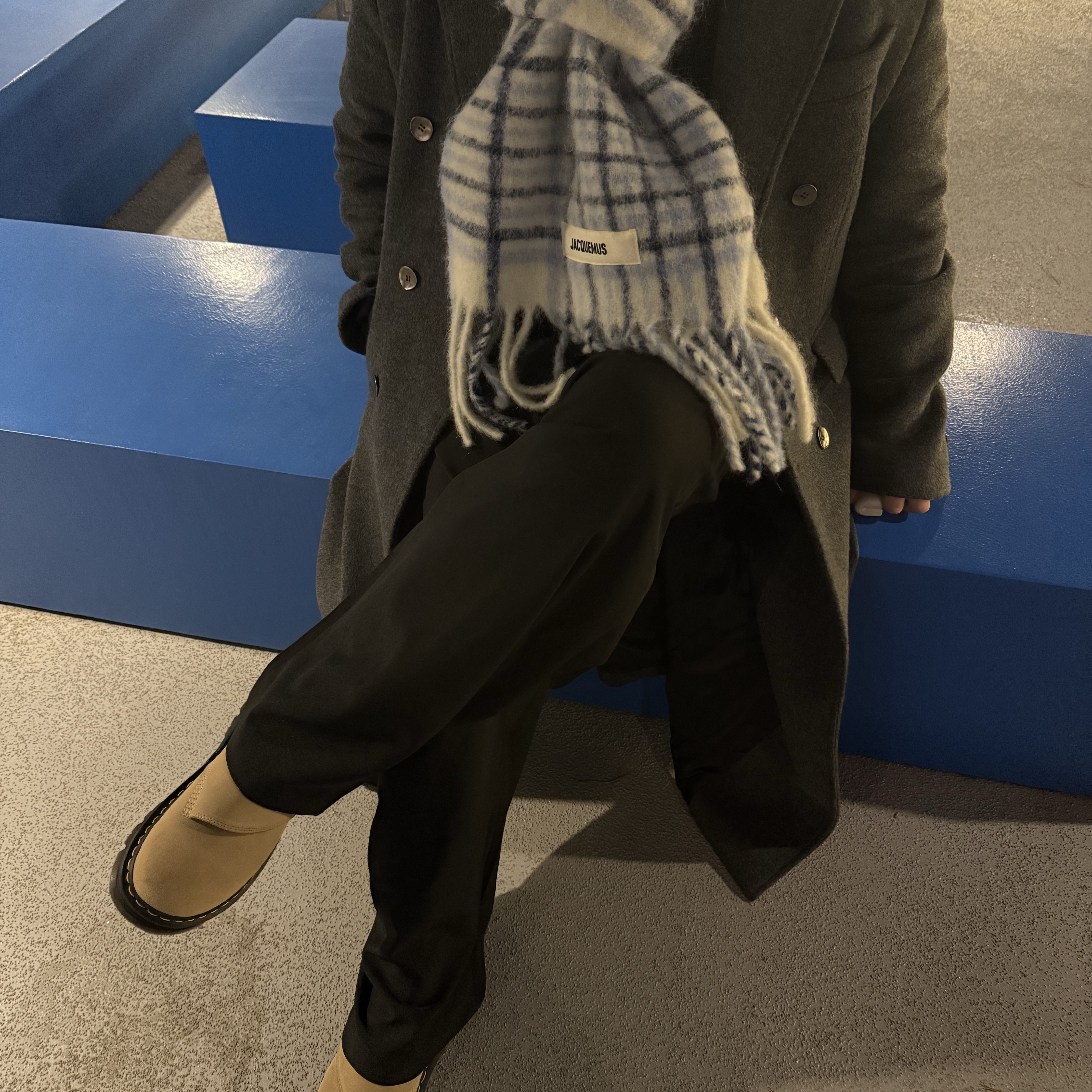 Dr. Martens Zebzag Anywair Mules Tan 착용 스타일 - 1