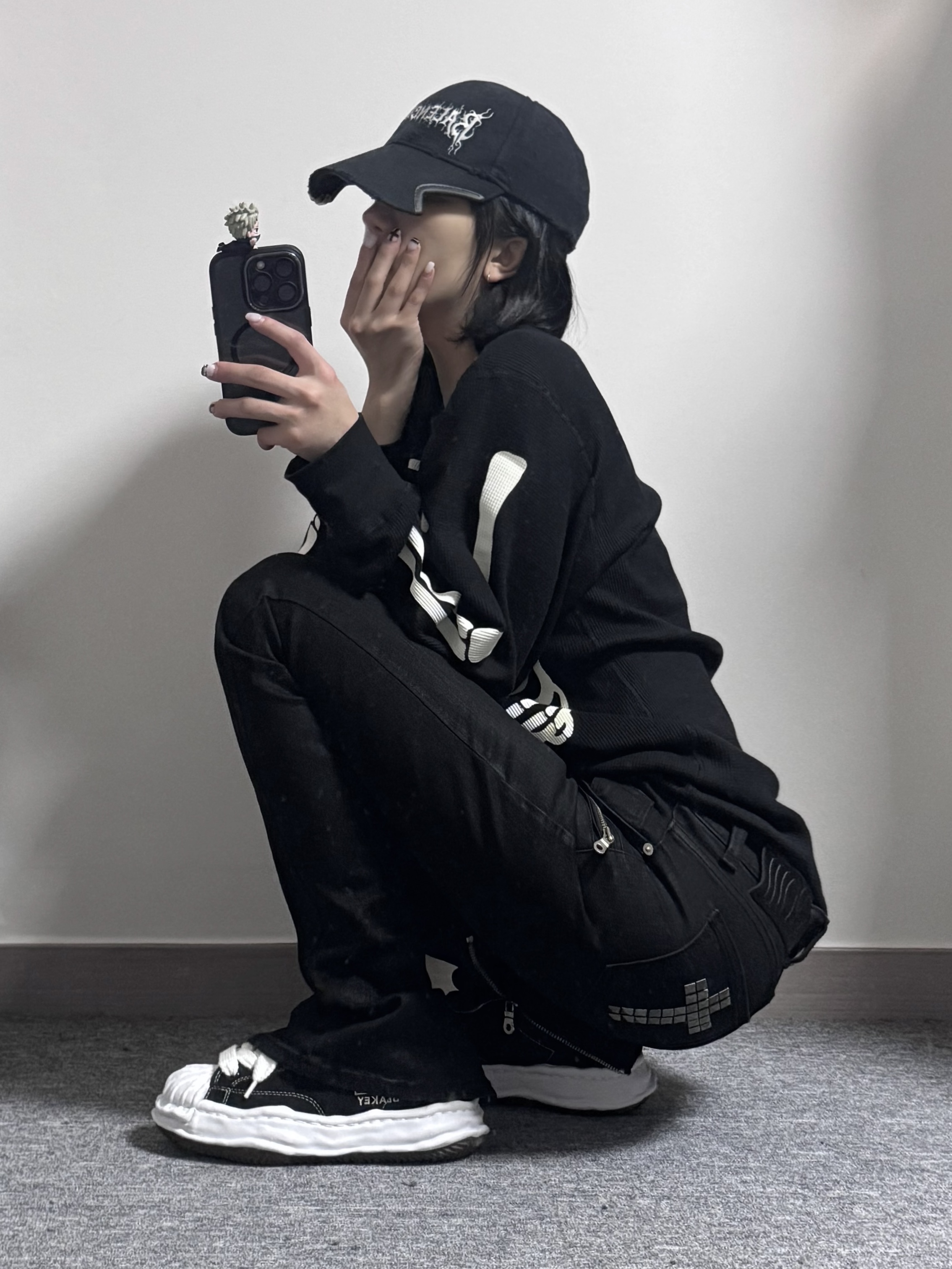Maison Mihara Yasuhiro Blakey OG Sole Canvas Low-top Sneakers Black White, Balenciaga DIY Metal Outline Cap in Black 착용 스타일 - 1