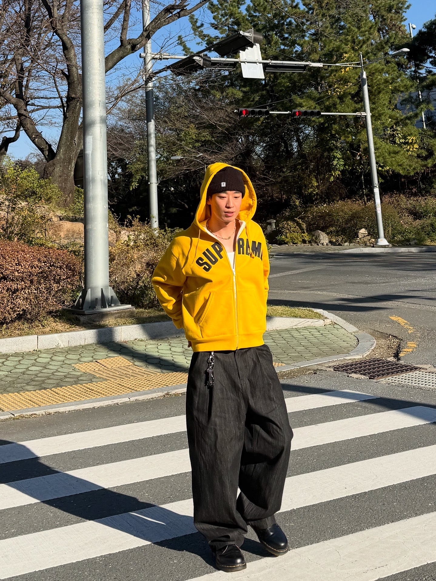 Supreme Arc Thermal Lined Zip Up Hooded Sweatshirt Bright Gold - 25FW, Dr. Martens 1461 Smooth Black 착용 스타일 - 1