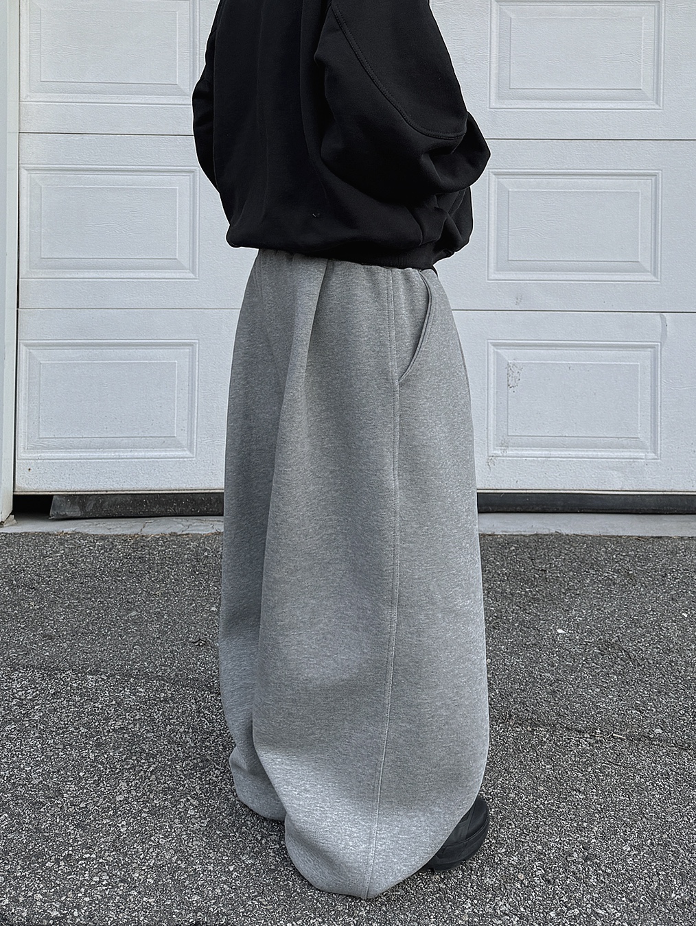 The North Face Dayoff Hood Zip Up Black - 25FW, Oakley Light Breathe Triple Black 착용 스타일 - 3