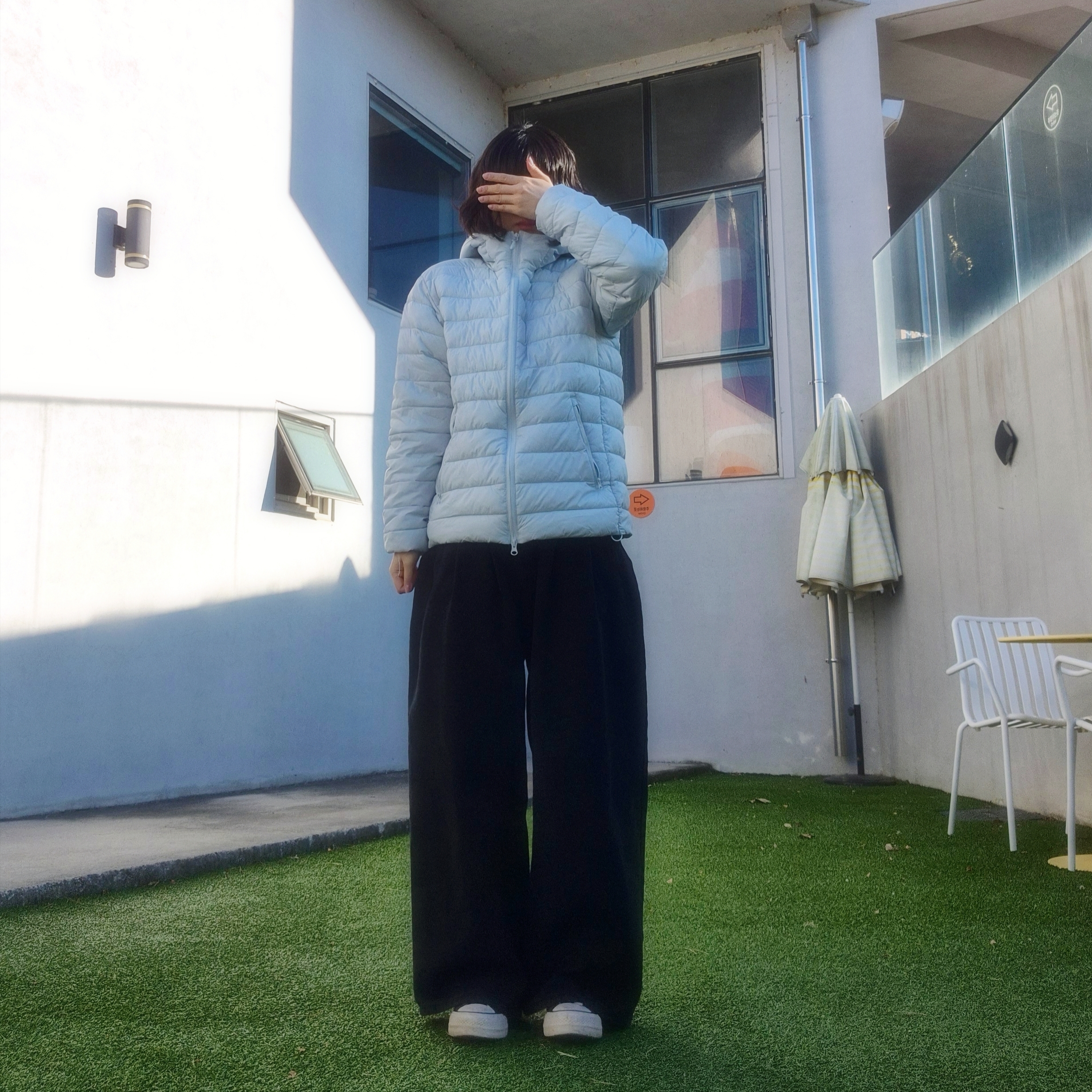 Spao Thin-Light Hooded Jacket Pale Blue 착용 스타일